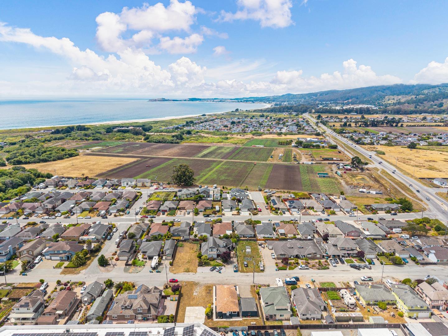 Detail Gallery Image 30 of 34 For 417 Belleville Blvd, Half Moon Bay,  CA 94019 - 3 Beds | 1/1 Baths