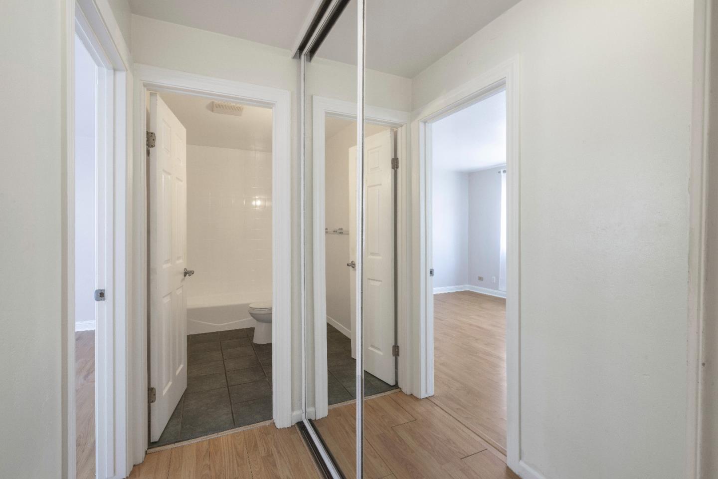 Detail Gallery Image 18 of 44 For 936 Kiely Blvd #F,  Santa Clara,  CA 95051 - 2 Beds | 1 Baths