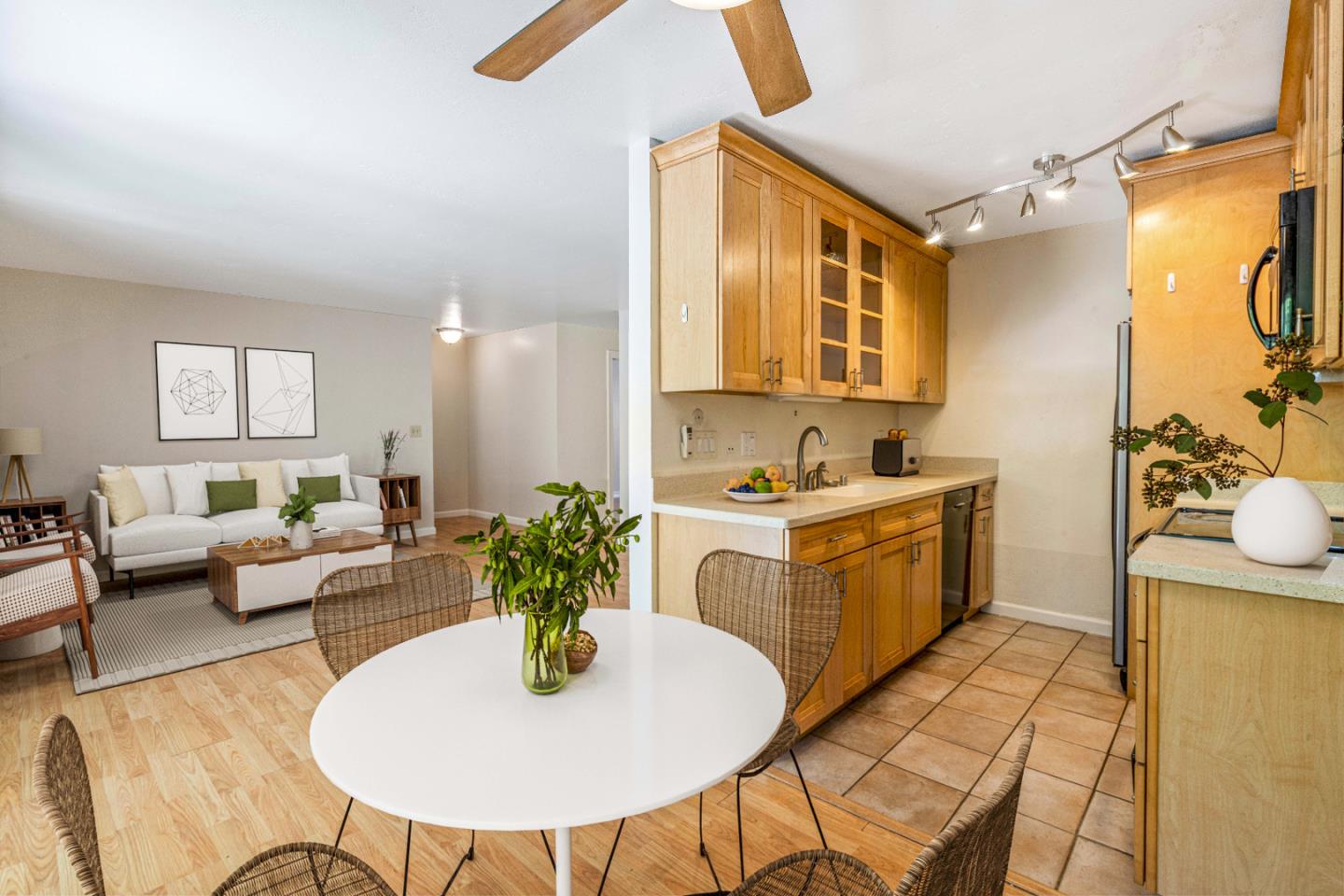 Detail Gallery Image 3 of 44 For 936 Kiely Blvd #F,  Santa Clara,  CA 95051 - 2 Beds | 1 Baths