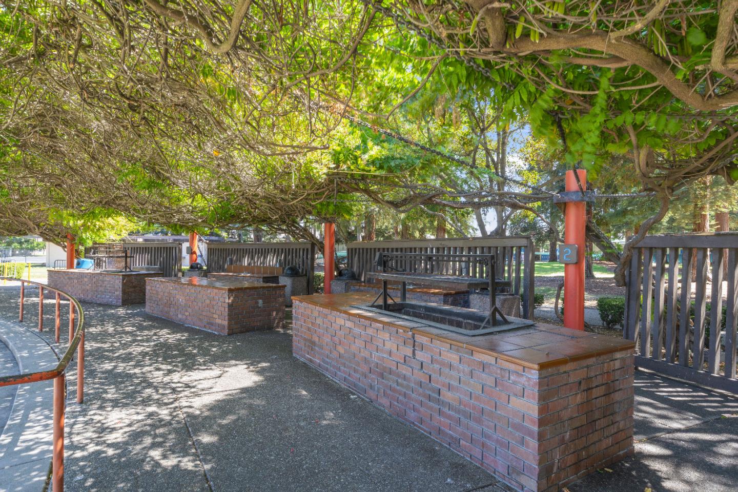 Detail Gallery Image 36 of 44 For 936 Kiely Blvd #F,  Santa Clara,  CA 95051 - 2 Beds | 1 Baths