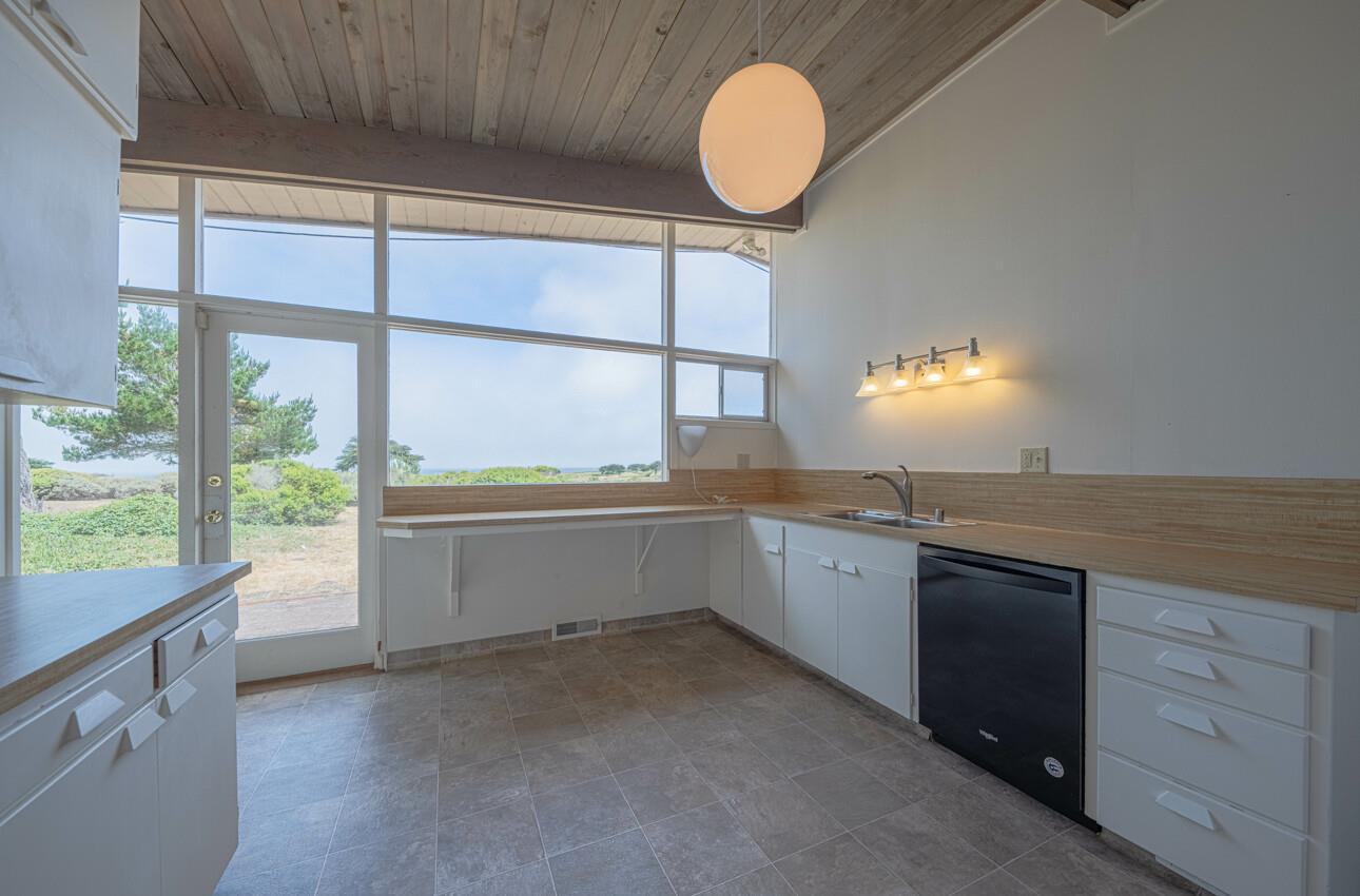 Detail Gallery Image 10 of 31 For 1051 Marcheta Ln, Pebble Beach,  CA 93953 - 3 Beds | 3 Baths