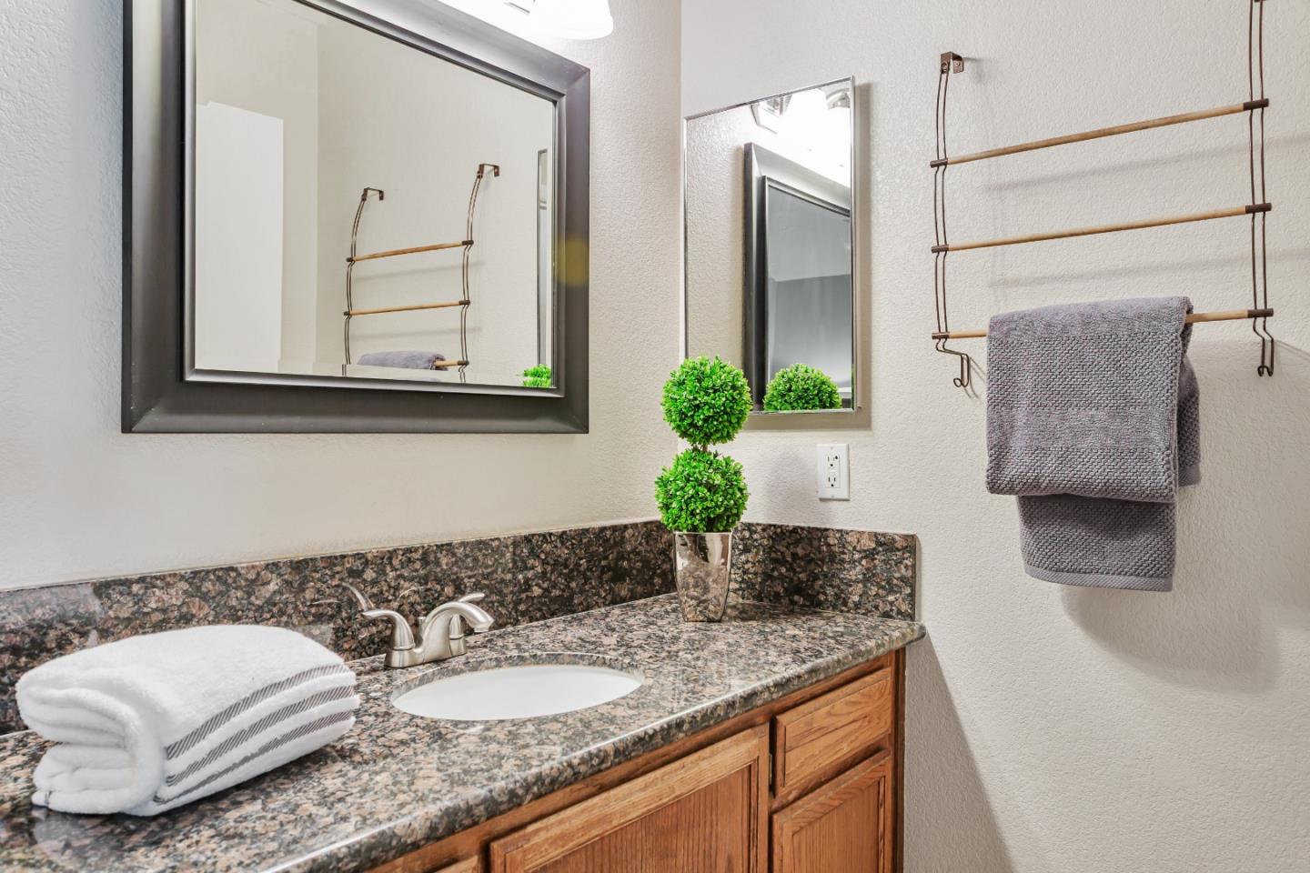 Detail Gallery Image 16 of 24 For 1033 Peppertree Dr, Fairfield,  CA 94533 - 3 Beds | 2 Baths