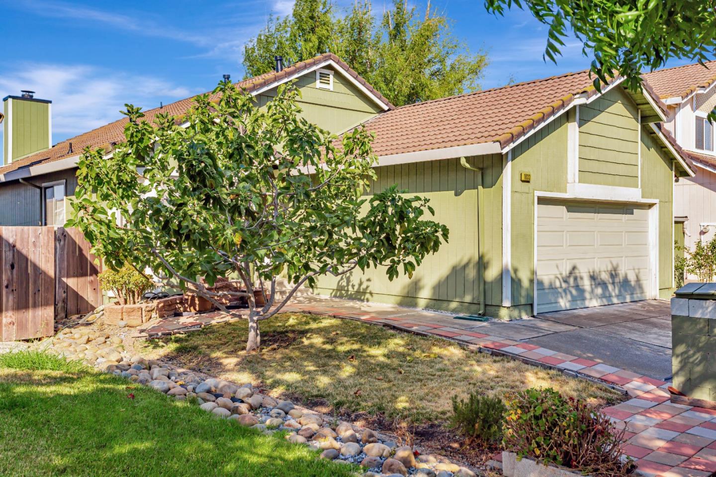 Detail Gallery Image 2 of 24 For 1033 Peppertree Dr, Fairfield,  CA 94533 - 3 Beds | 2 Baths