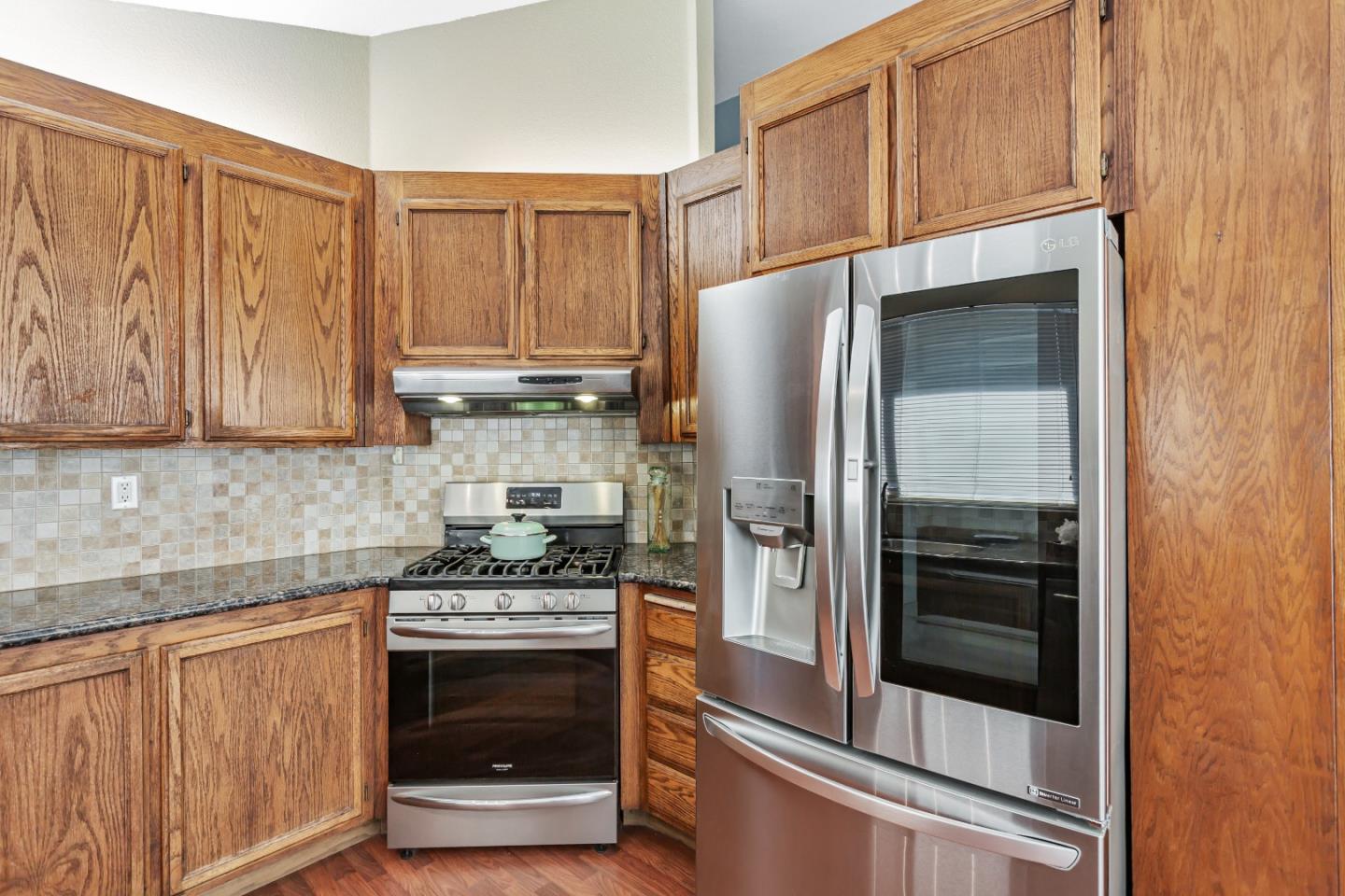Detail Gallery Image 6 of 24 For 1033 Peppertree Dr, Fairfield,  CA 94533 - 3 Beds | 2 Baths