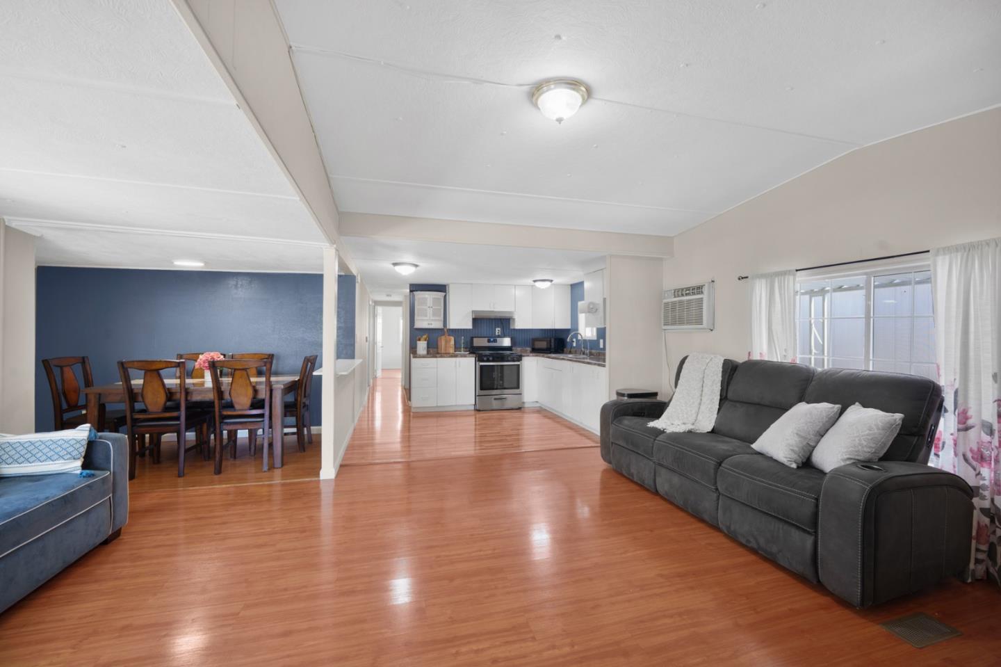 Detail Gallery Image 6 of 26 For 2580 Senter Rd #495,  San Jose,  CA 95111 - 3 Beds | 2 Baths
