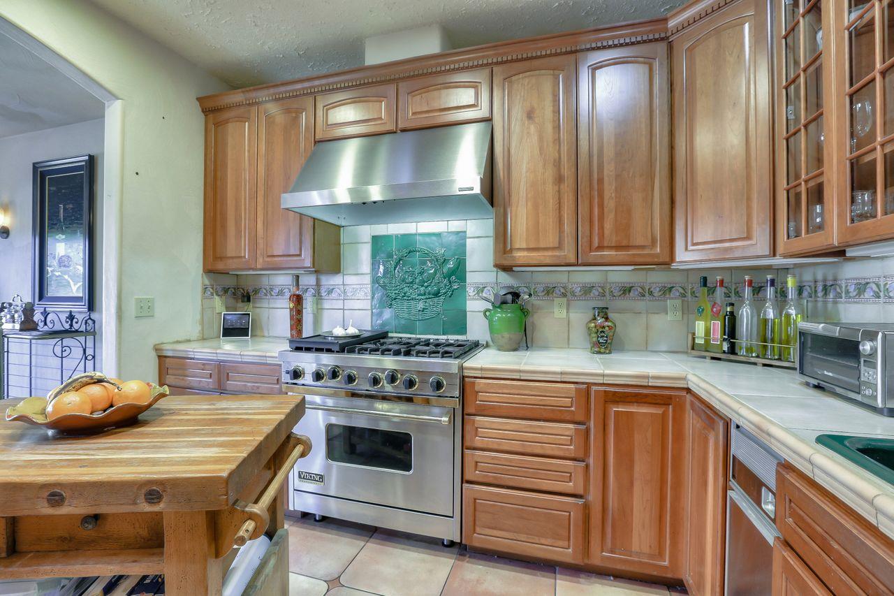 Detail Gallery Image 14 of 21 For 725 Correas St, Half Moon Bay,  CA 94019 - 3 Beds | 2/1 Baths