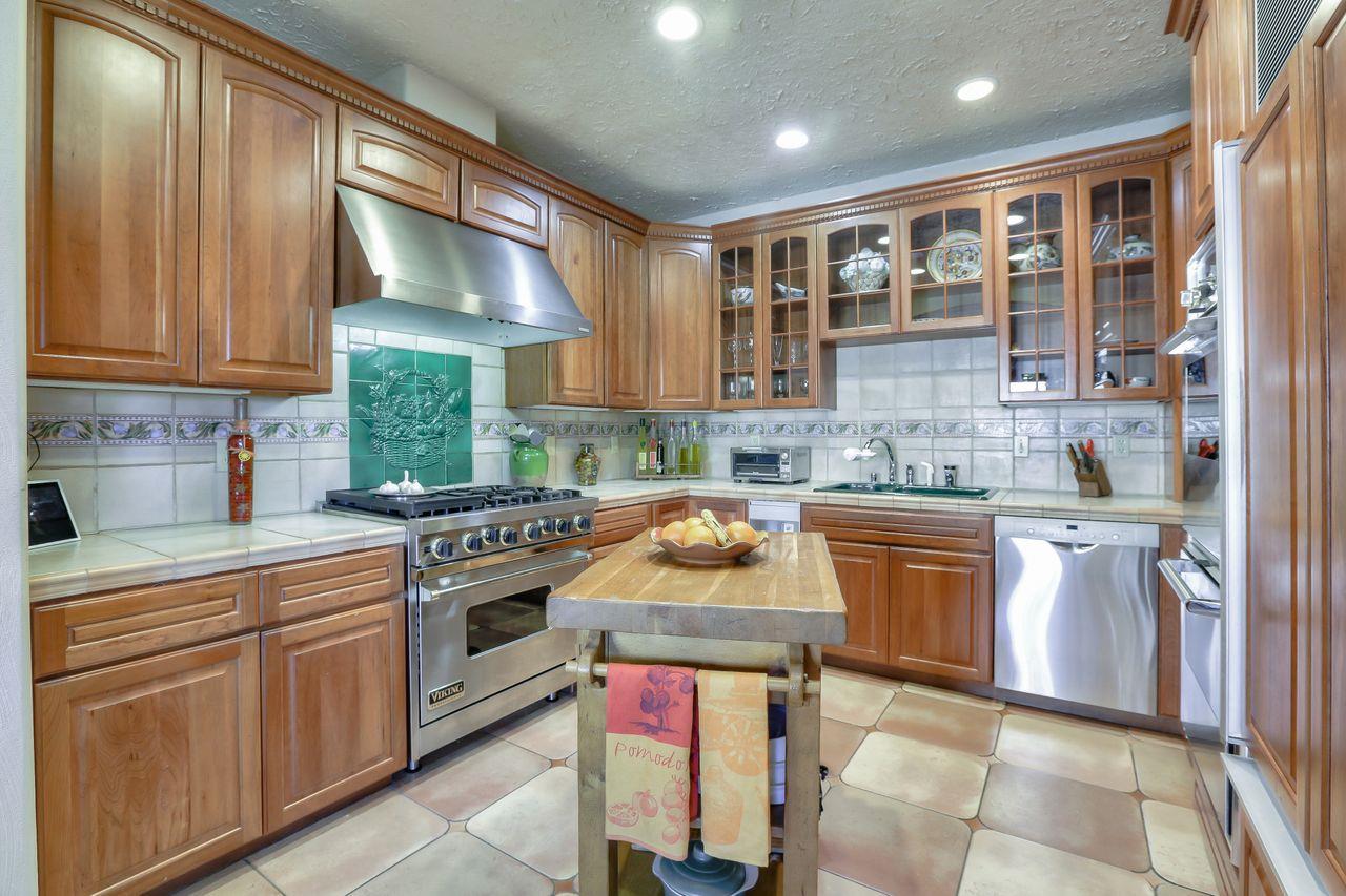 Detail Gallery Image 15 of 21 For 725 Correas St, Half Moon Bay,  CA 94019 - 3 Beds | 2/1 Baths