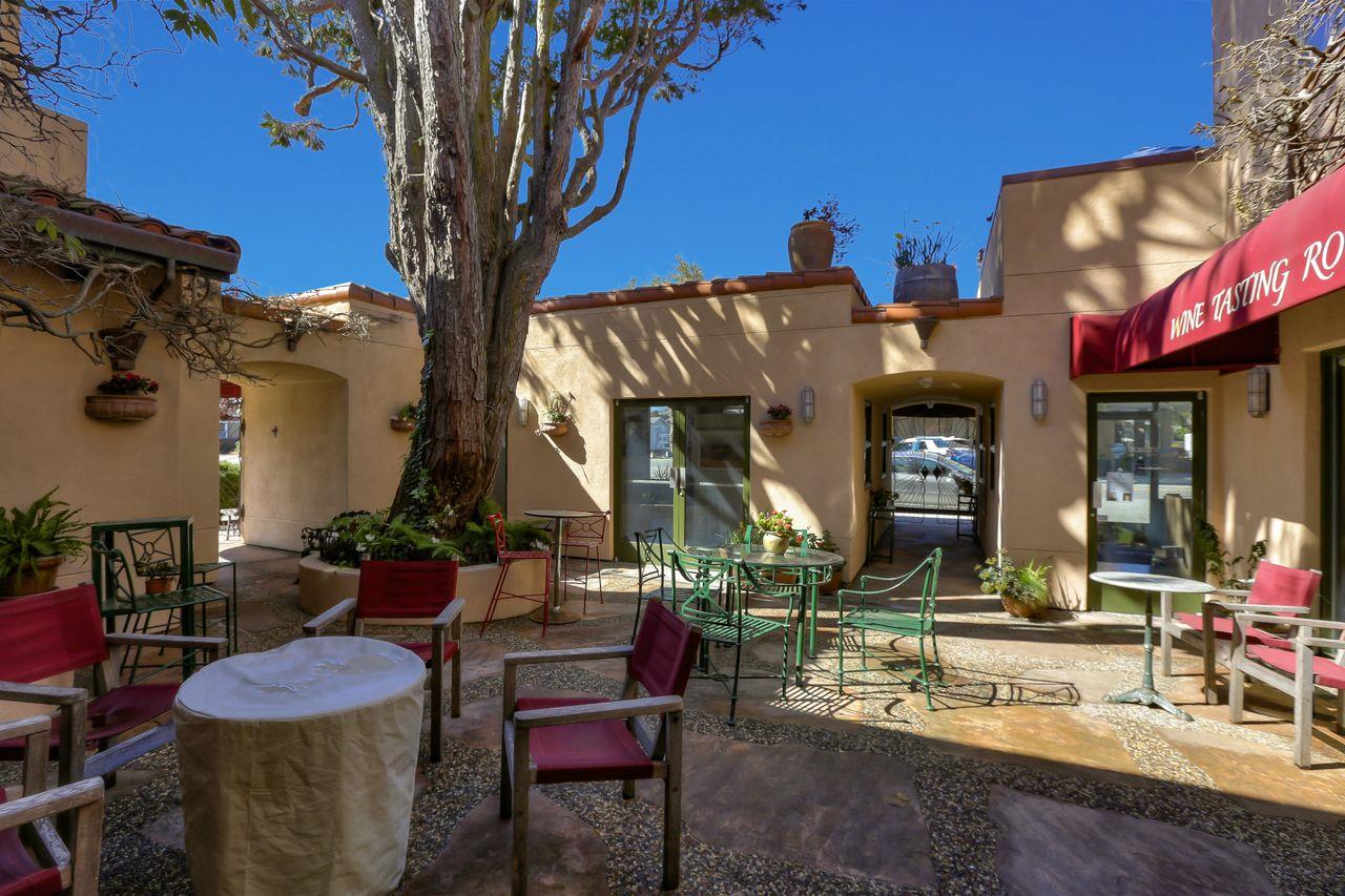 Detail Gallery Image 7 of 21 For 725 Correas St, Half Moon Bay,  CA 94019 - 3 Beds | 2/1 Baths