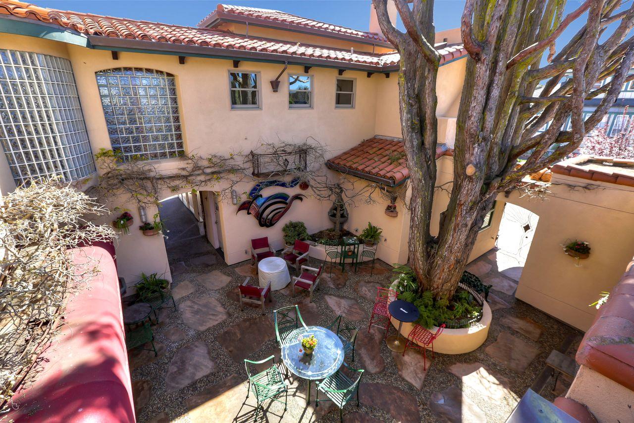 Detail Gallery Image 8 of 21 For 725 Correas St, Half Moon Bay,  CA 94019 - 3 Beds | 2/1 Baths