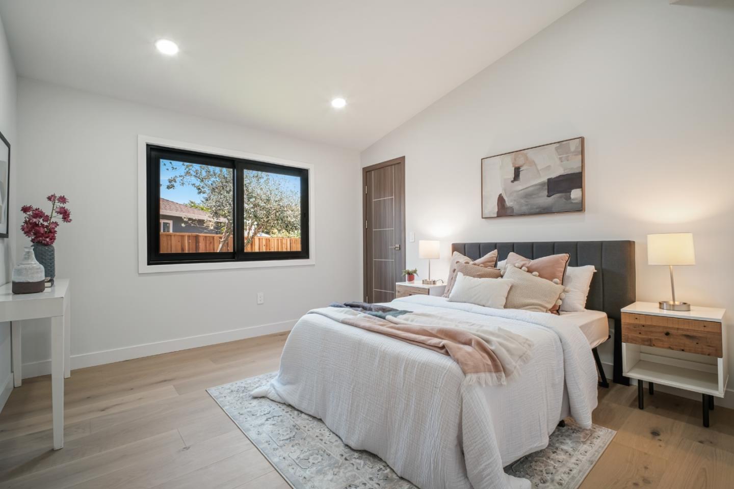 Detail Gallery Image 16 of 84 For 239 Eureka Ct, Sunnyvale,  CA 94085 - 4 Beds | 3/1 Baths