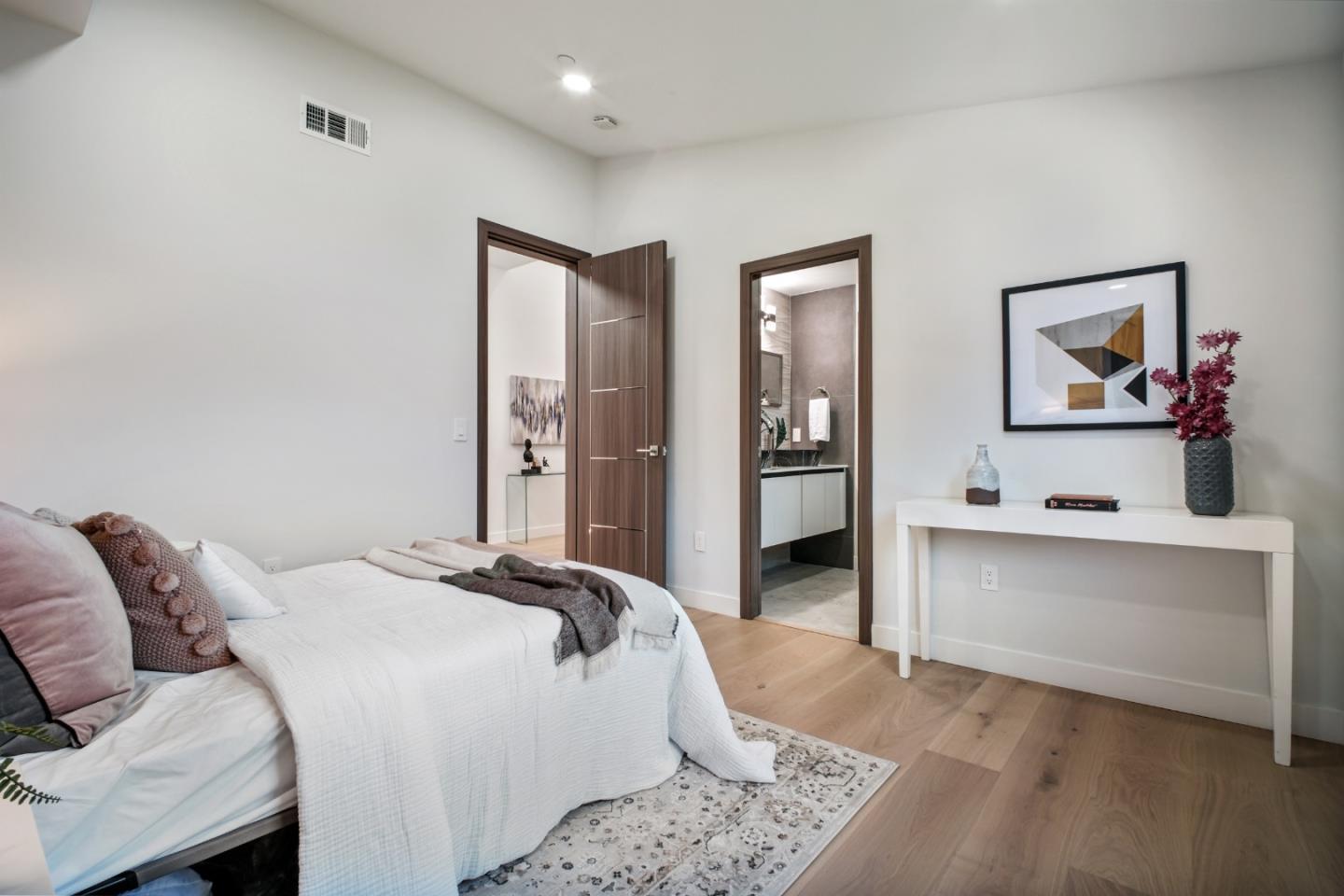 Detail Gallery Image 17 of 84 For 239 Eureka Ct, Sunnyvale,  CA 94085 - 4 Beds | 3/1 Baths