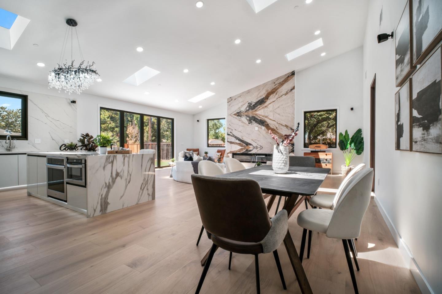 Detail Gallery Image 20 of 84 For 239 Eureka Ct, Sunnyvale,  CA 94085 - 4 Beds | 3/1 Baths