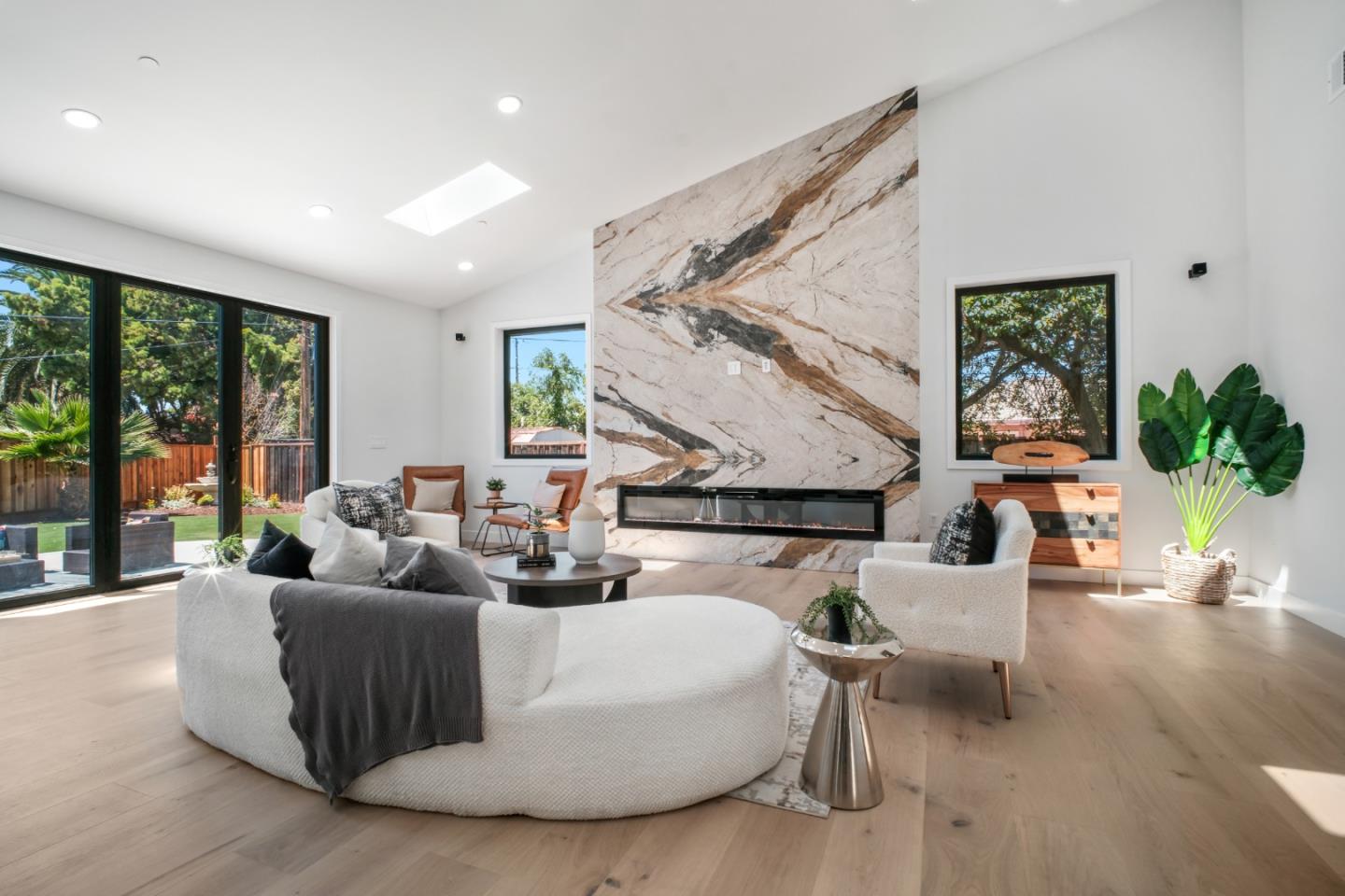 Detail Gallery Image 22 of 84 For 239 Eureka Ct, Sunnyvale,  CA 94085 - 4 Beds | 3/1 Baths