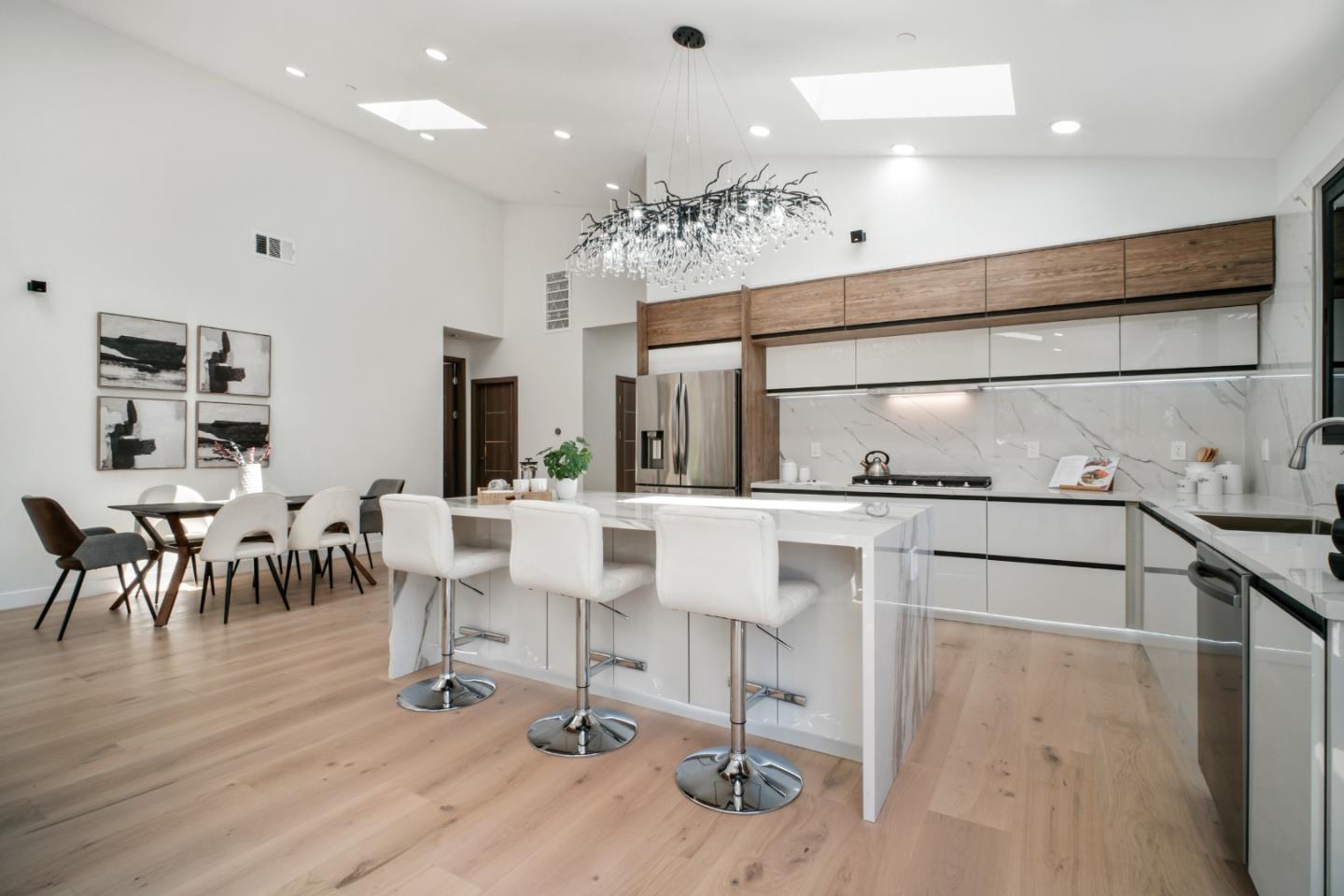 Detail Gallery Image 24 of 84 For 239 Eureka Ct, Sunnyvale,  CA 94085 - 4 Beds | 3/1 Baths