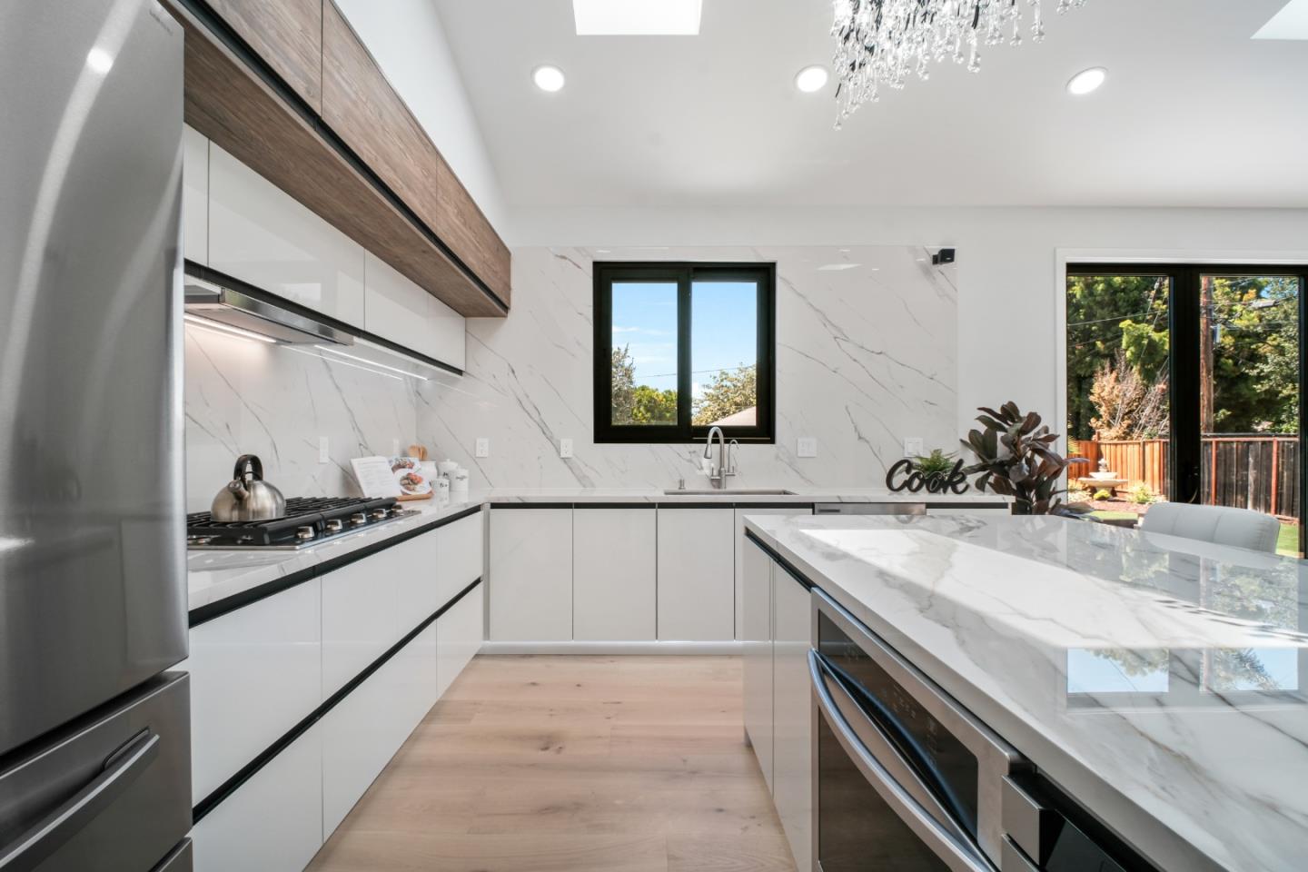 Detail Gallery Image 26 of 84 For 239 Eureka Ct, Sunnyvale,  CA 94085 - 4 Beds | 3/1 Baths