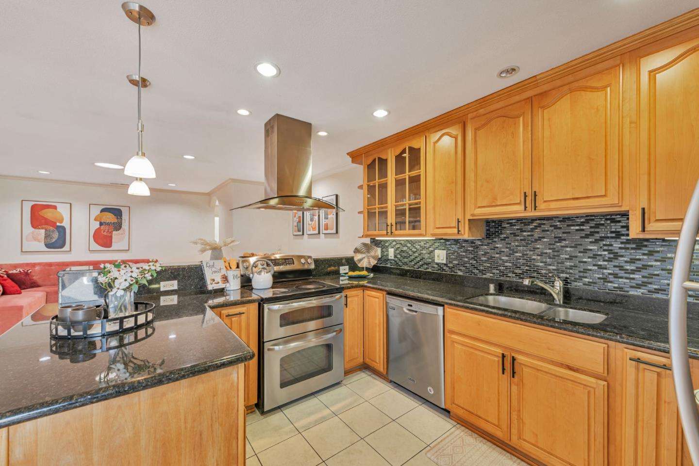 Detail Gallery Image 8 of 23 For 5007 Grimsby Dr, San Jose,  CA 95130 - 3 Beds | 2 Baths