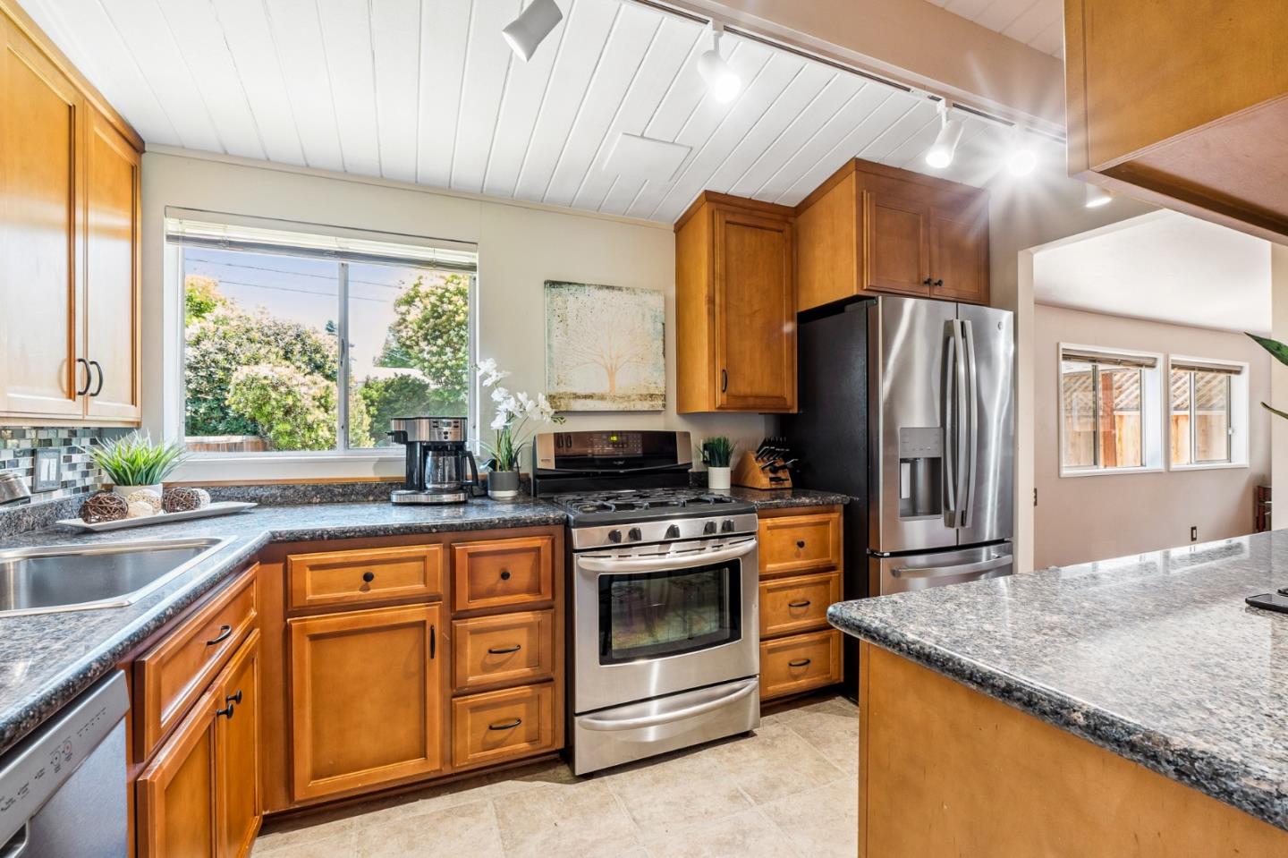 Detail Gallery Image 10 of 31 For 2362 Peachtree Ln, San Jose,  CA 95128 - 2 Beds | 1 Baths