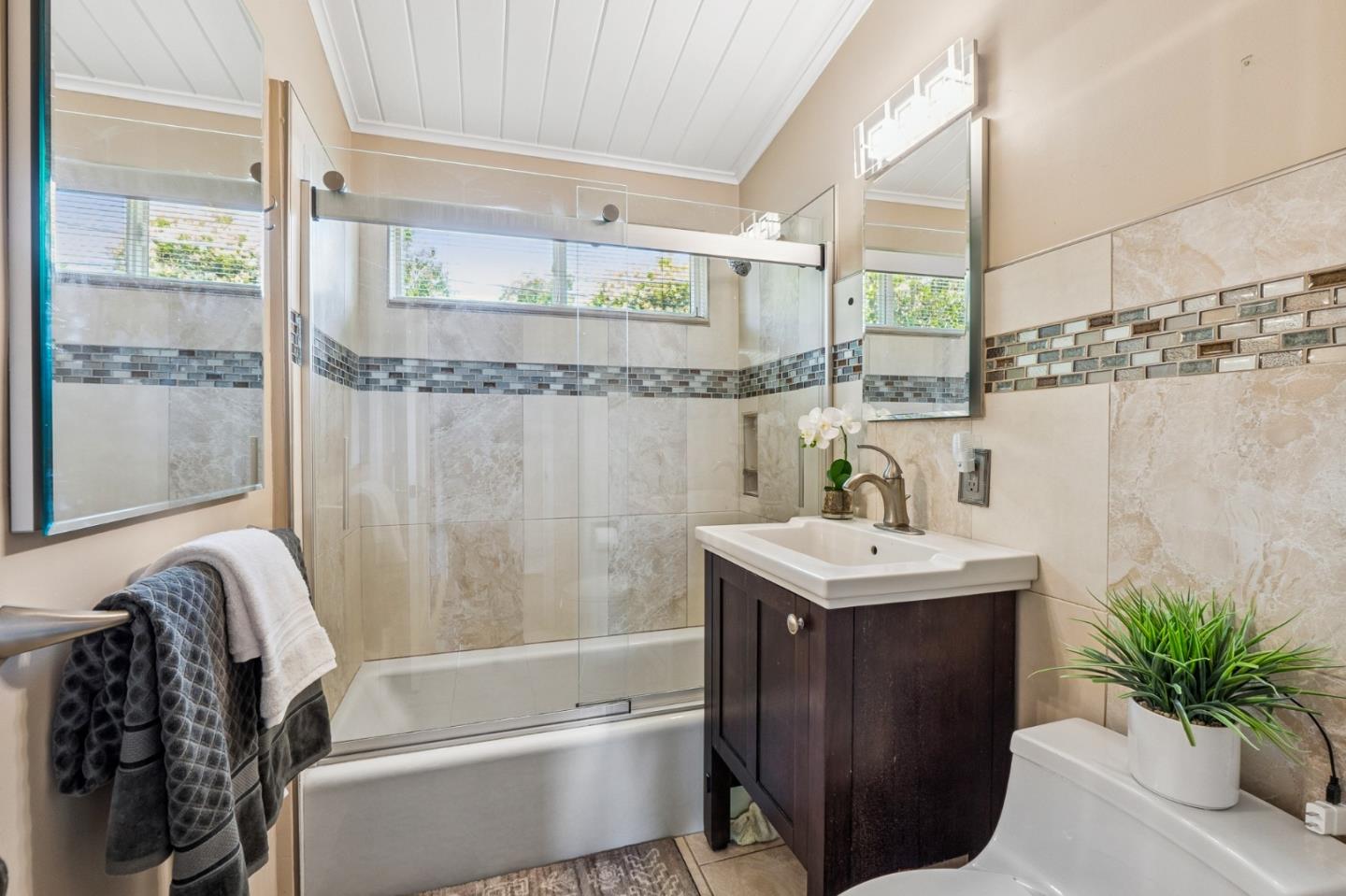 Detail Gallery Image 15 of 31 For 2362 Peachtree Ln, San Jose,  CA 95128 - 2 Beds | 1 Baths