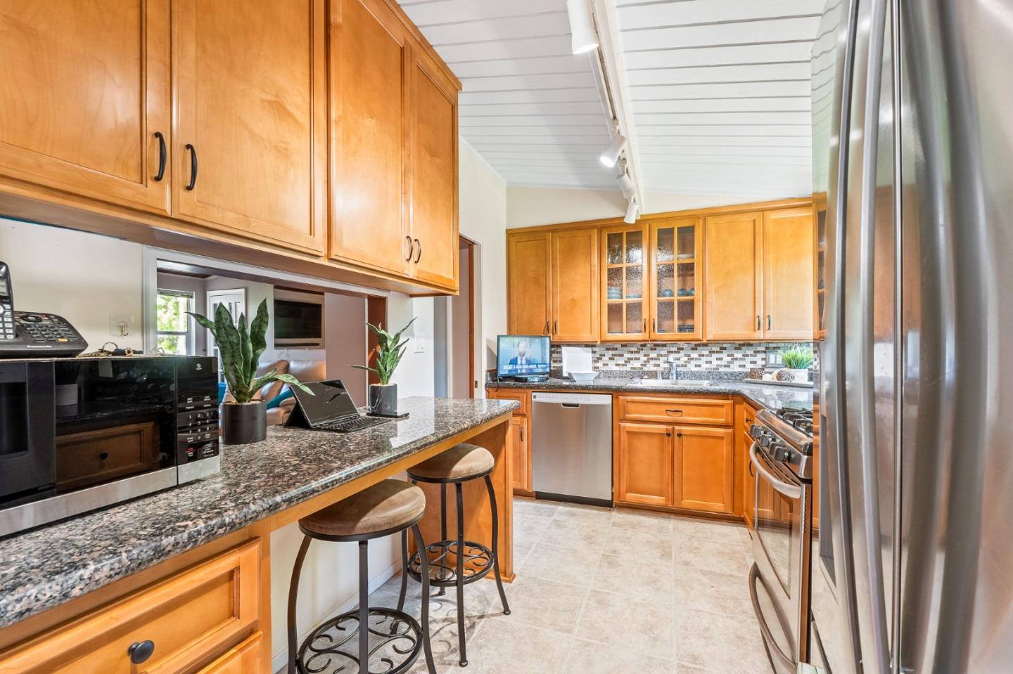 Detail Gallery Image 9 of 31 For 2362 Peachtree Ln, San Jose,  CA 95128 - 2 Beds | 1 Baths