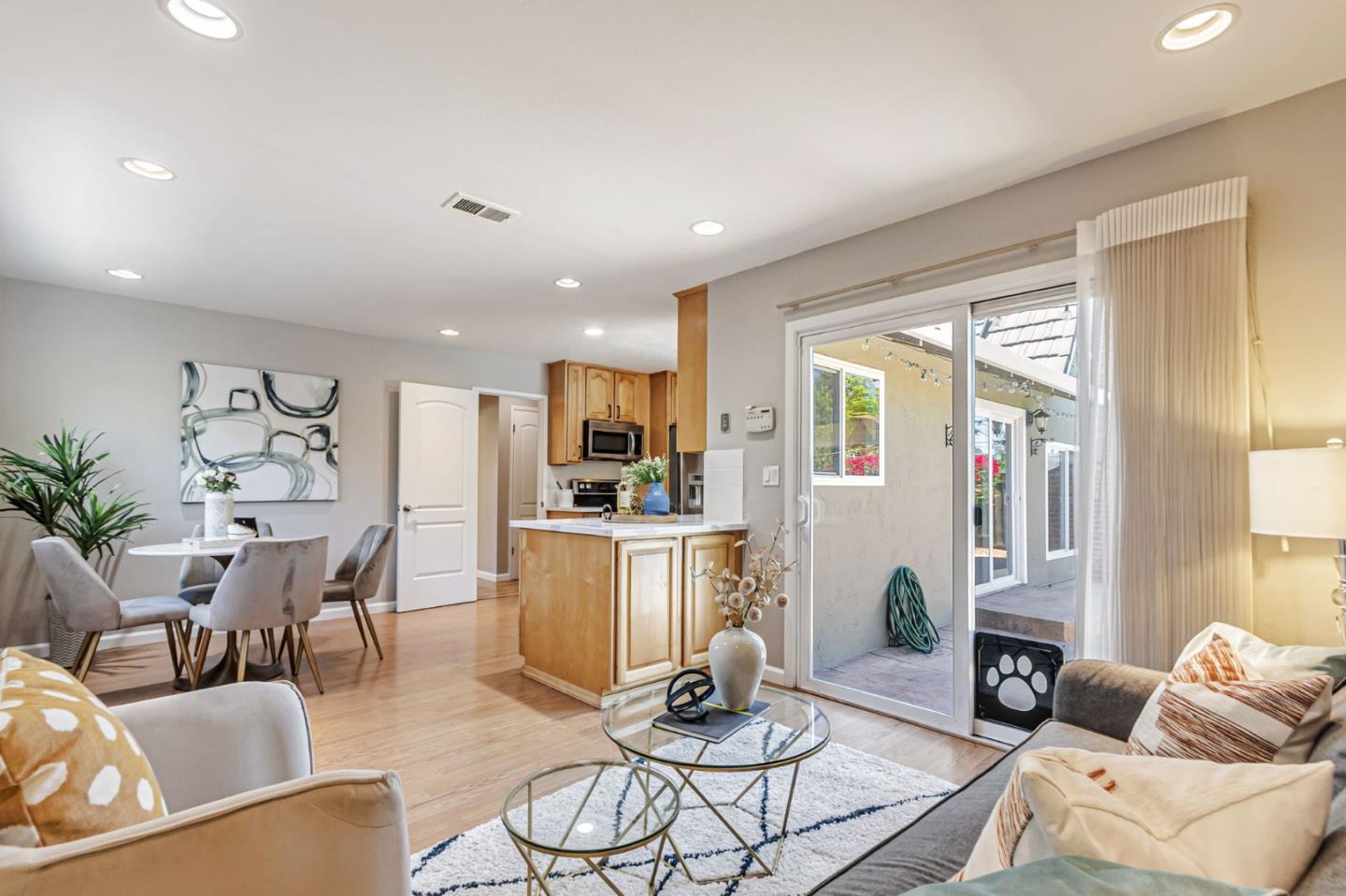 Detail Gallery Image 10 of 50 For 2538 Saint Lawrence Dr, San Jose,  CA 95124 - 4 Beds | 2 Baths