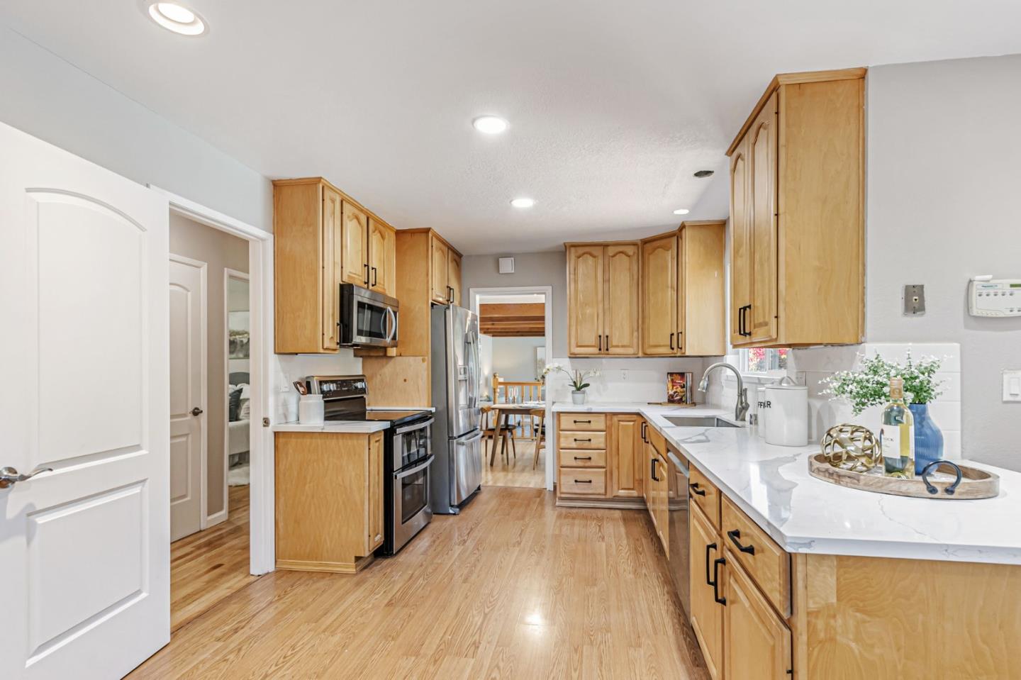 Detail Gallery Image 12 of 50 For 2538 Saint Lawrence Dr, San Jose,  CA 95124 - 4 Beds | 2 Baths