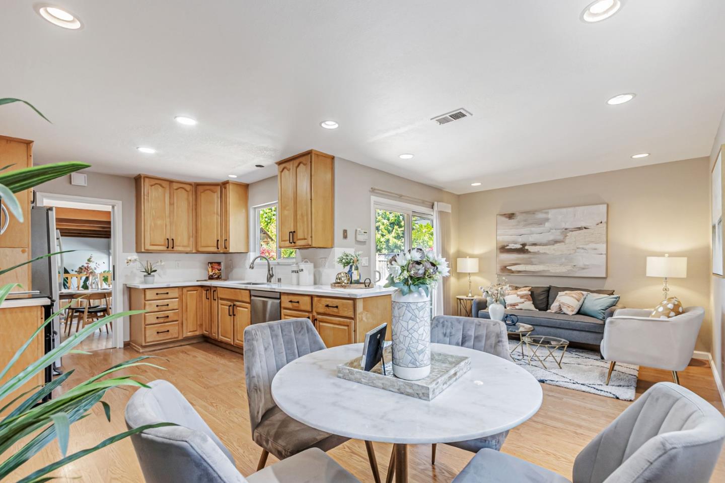 Detail Gallery Image 15 of 50 For 2538 Saint Lawrence Dr, San Jose,  CA 95124 - 4 Beds | 2 Baths