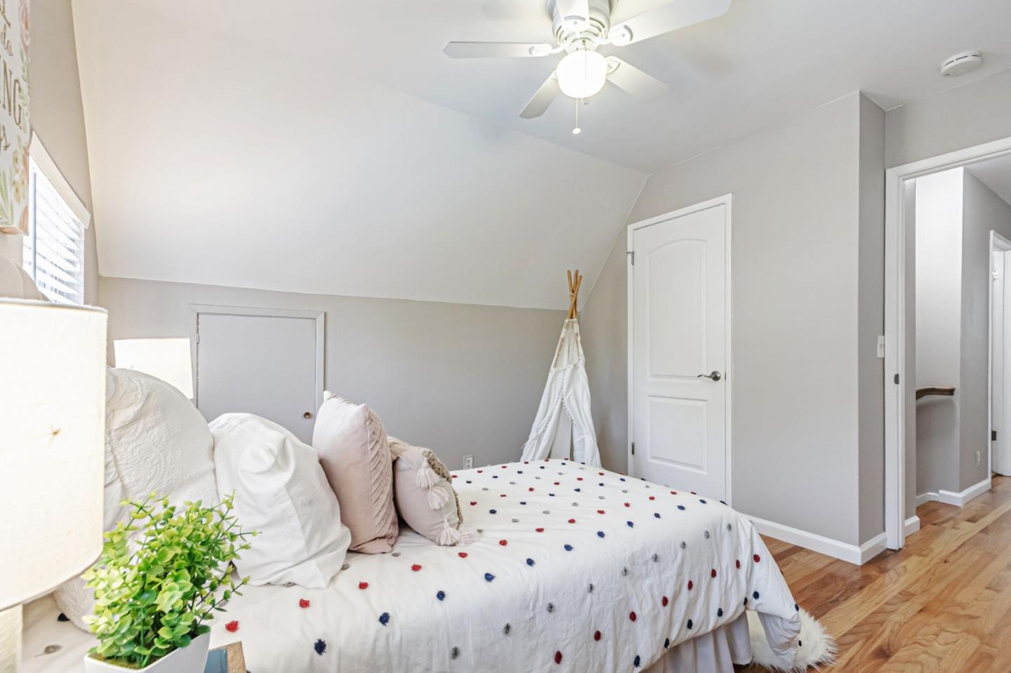 Detail Gallery Image 30 of 50 For 2538 Saint Lawrence Dr, San Jose,  CA 95124 - 4 Beds | 2 Baths