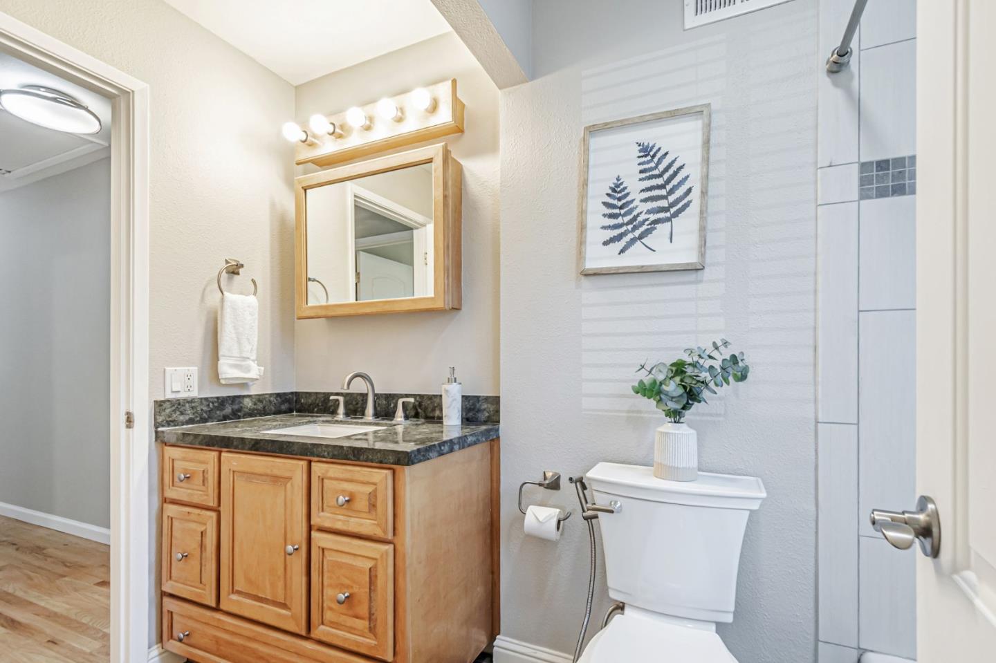 Detail Gallery Image 33 of 50 For 2538 Saint Lawrence Dr, San Jose,  CA 95124 - 4 Beds | 2 Baths