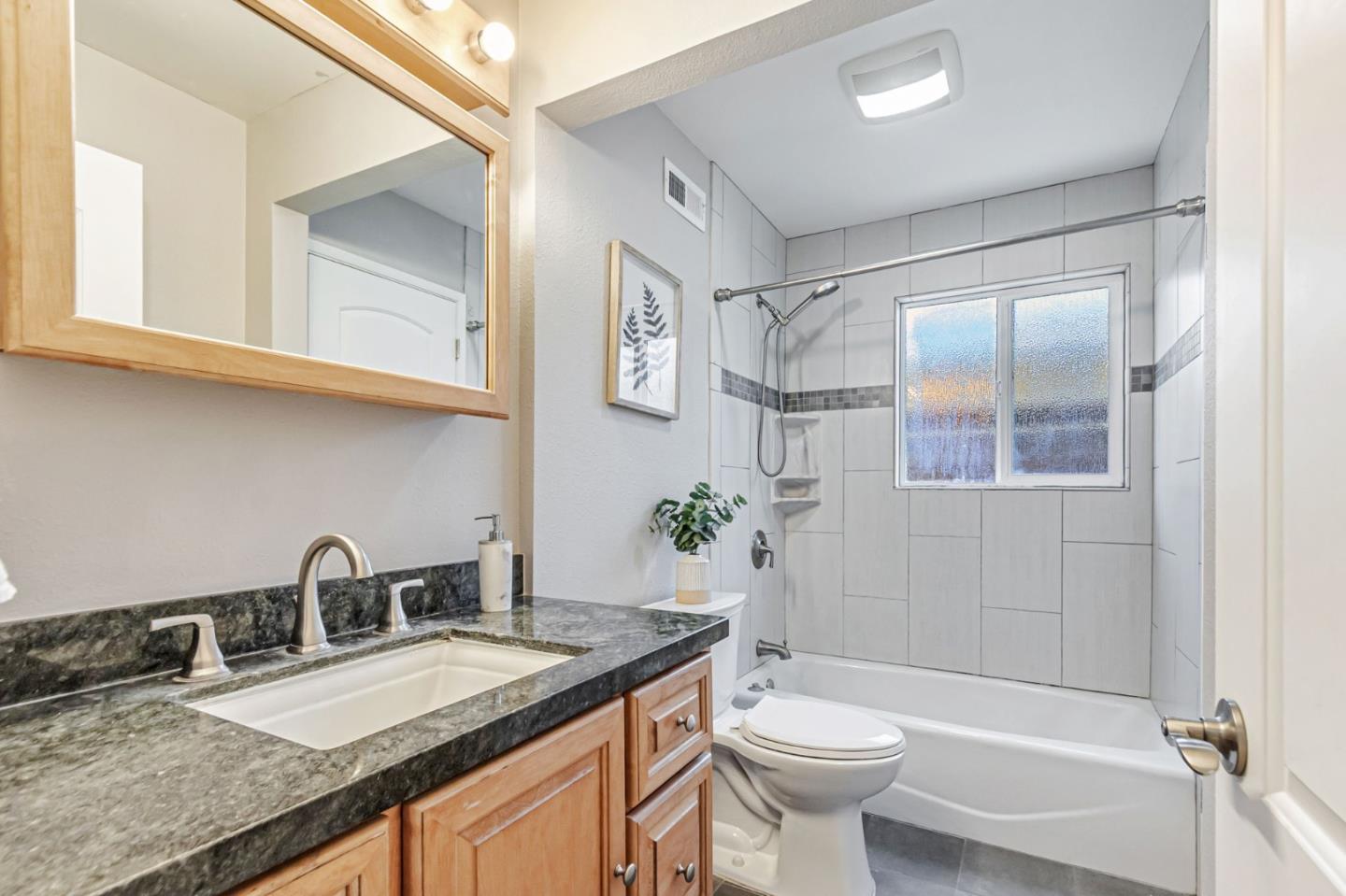 Detail Gallery Image 34 of 50 For 2538 Saint Lawrence Dr, San Jose,  CA 95124 - 4 Beds | 2 Baths