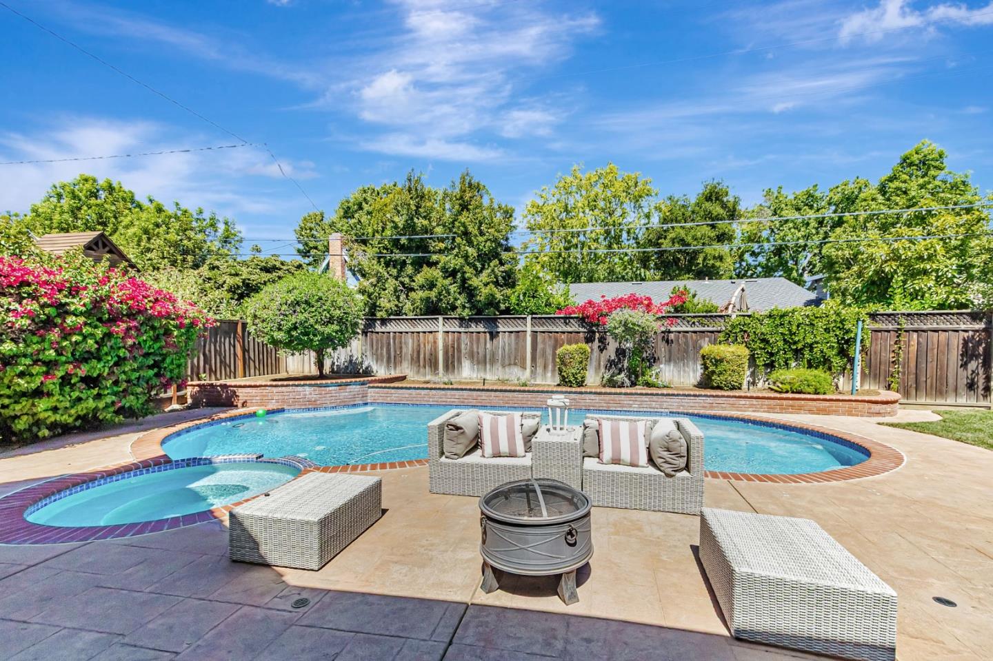 Detail Gallery Image 40 of 50 For 2538 Saint Lawrence Dr, San Jose,  CA 95124 - 4 Beds | 2 Baths