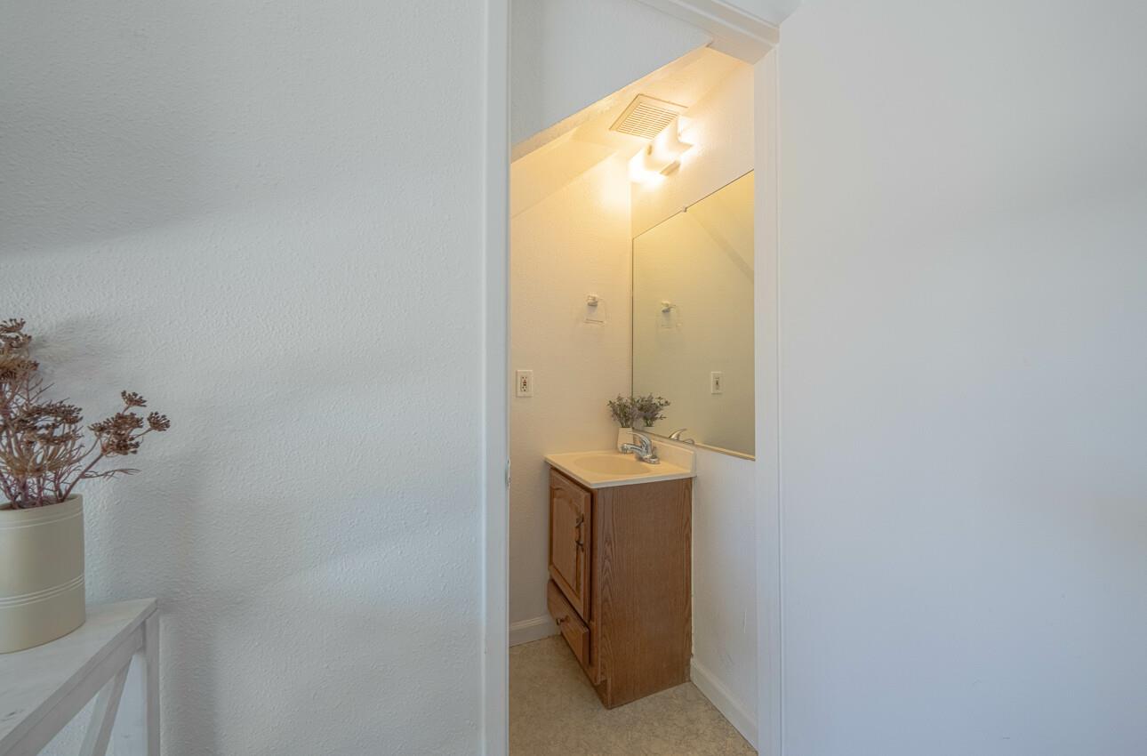 Detail Gallery Image 10 of 22 For 104 Rossi St #3,  Salinas,  CA 93901 - 1 Beds | 1/1 Baths