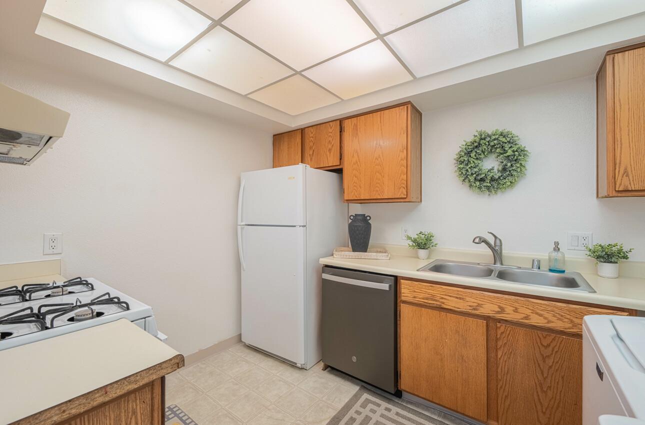 Detail Gallery Image 14 of 22 For 104 Rossi St #3,  Salinas,  CA 93901 - 1 Beds | 1/1 Baths