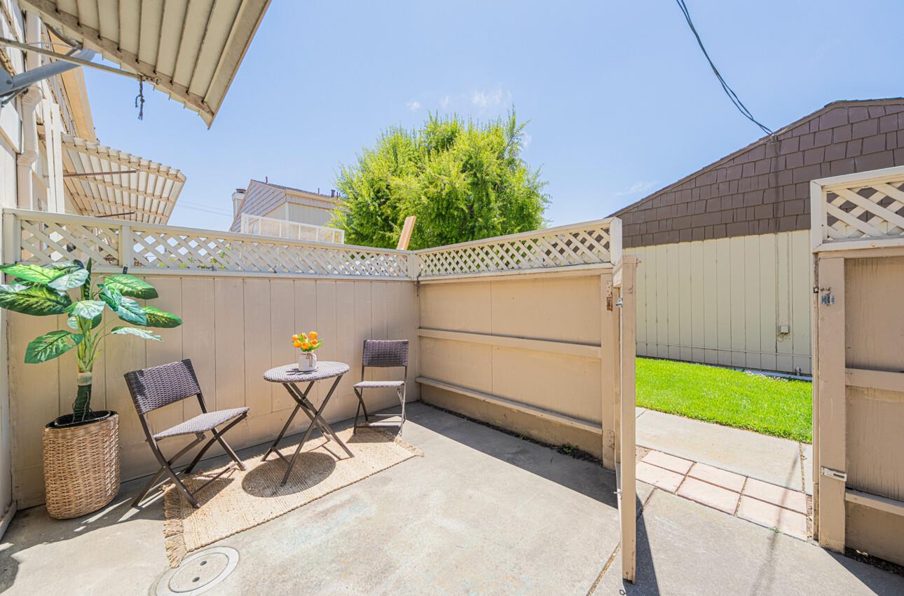 Detail Gallery Image 5 of 22 For 104 Rossi St #3,  Salinas,  CA 93901 - 1 Beds | 1/1 Baths