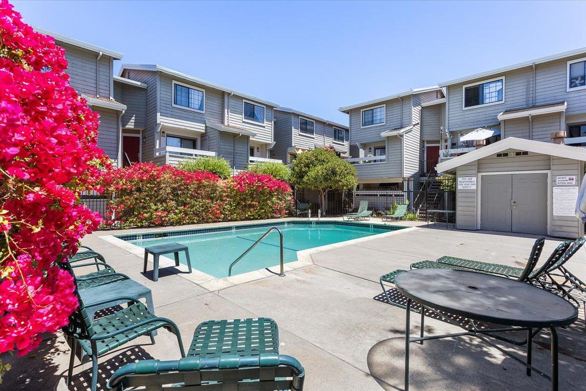 Detail Gallery Image 20 of 26 For 6893 Chantel Ct, San Jose,  CA 95129 - 2 Beds | 2/1 Baths