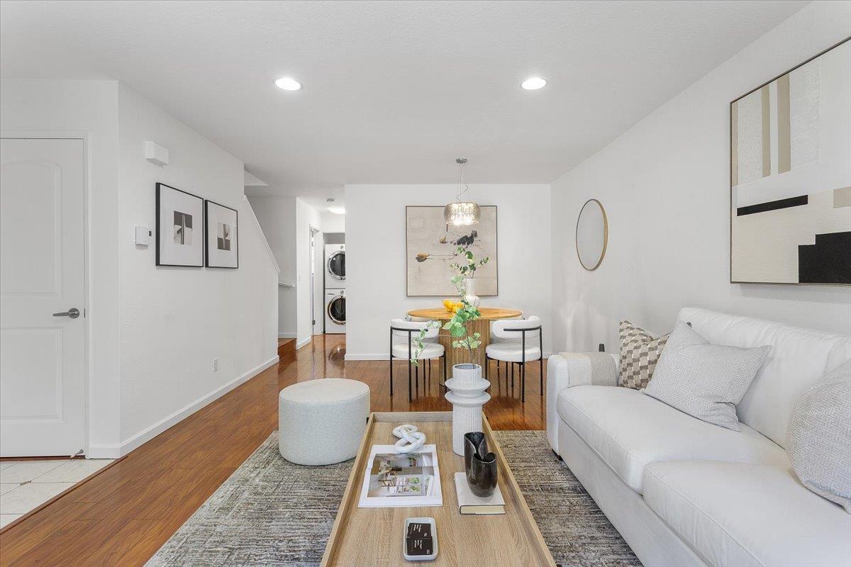 Detail Gallery Image 6 of 26 For 6893 Chantel Ct, San Jose,  CA 95129 - 2 Beds | 2/1 Baths
