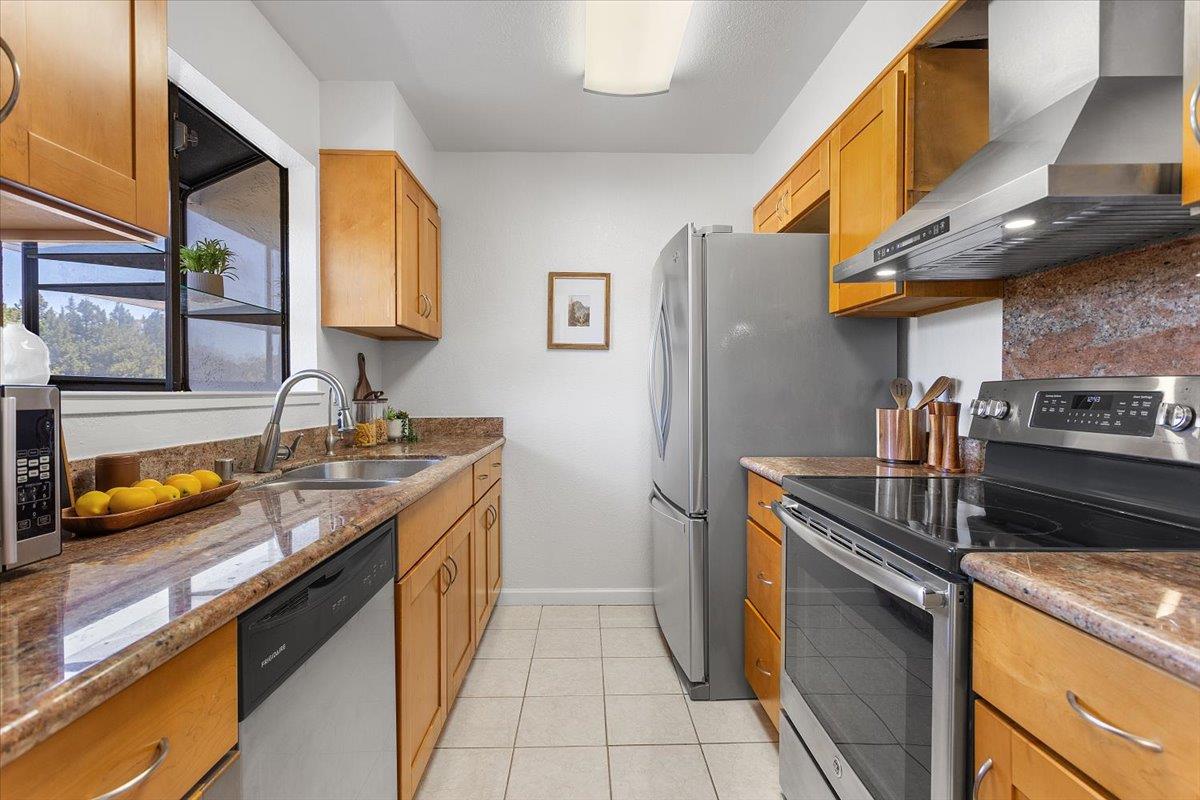 Detail Gallery Image 8 of 26 For 6893 Chantel Ct, San Jose,  CA 95129 - 2 Beds | 2/1 Baths