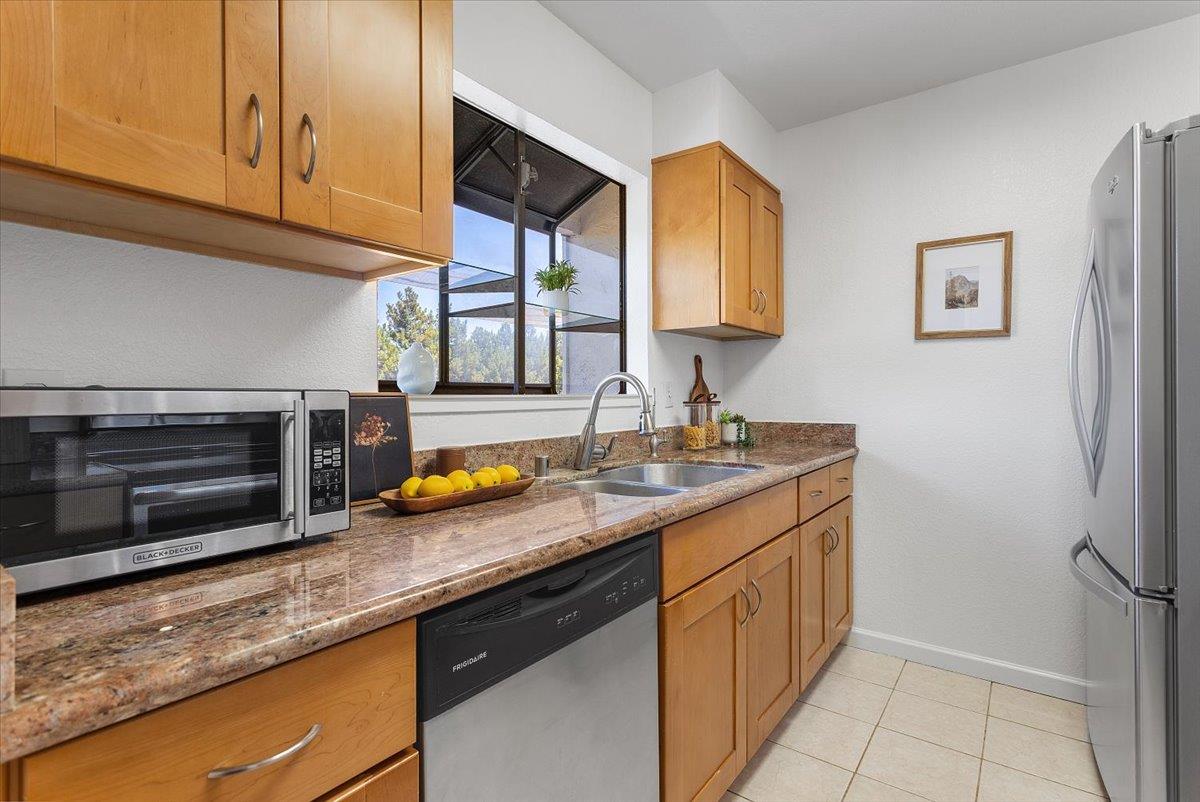 Detail Gallery Image 9 of 26 For 6893 Chantel Ct, San Jose,  CA 95129 - 2 Beds | 2/1 Baths