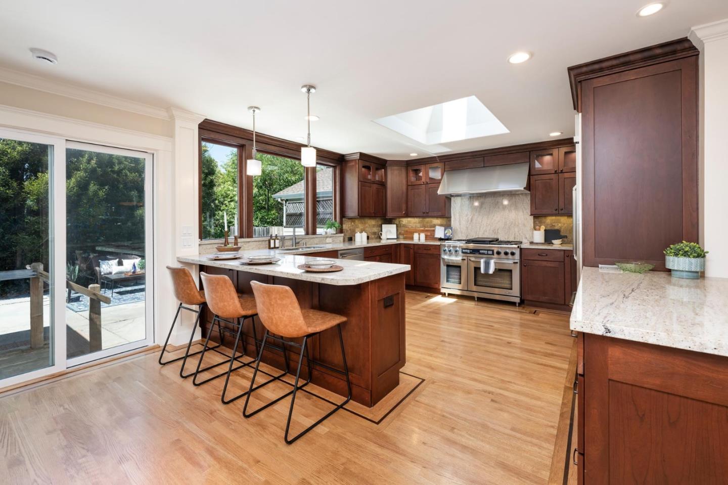 Detail Gallery Image 12 of 26 For 256 Portola Dr., San Mateo,  CA 94403 - 2 Beds | 2 Baths
