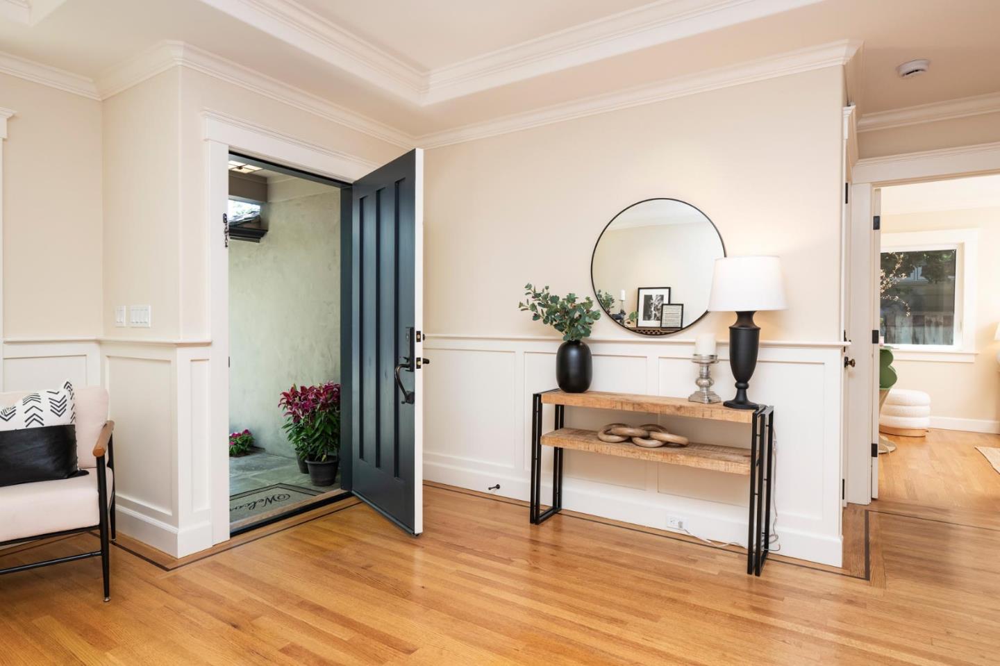 Detail Gallery Image 3 of 26 For 256 Portola Dr., San Mateo,  CA 94403 - 2 Beds | 2 Baths