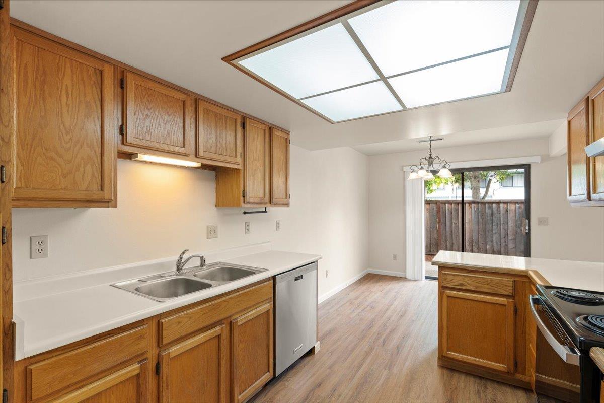 Detail Gallery Image 12 of 21 For 127 Terry Loop, Watsonville,  CA 95076 - 3 Beds | 2/1 Baths