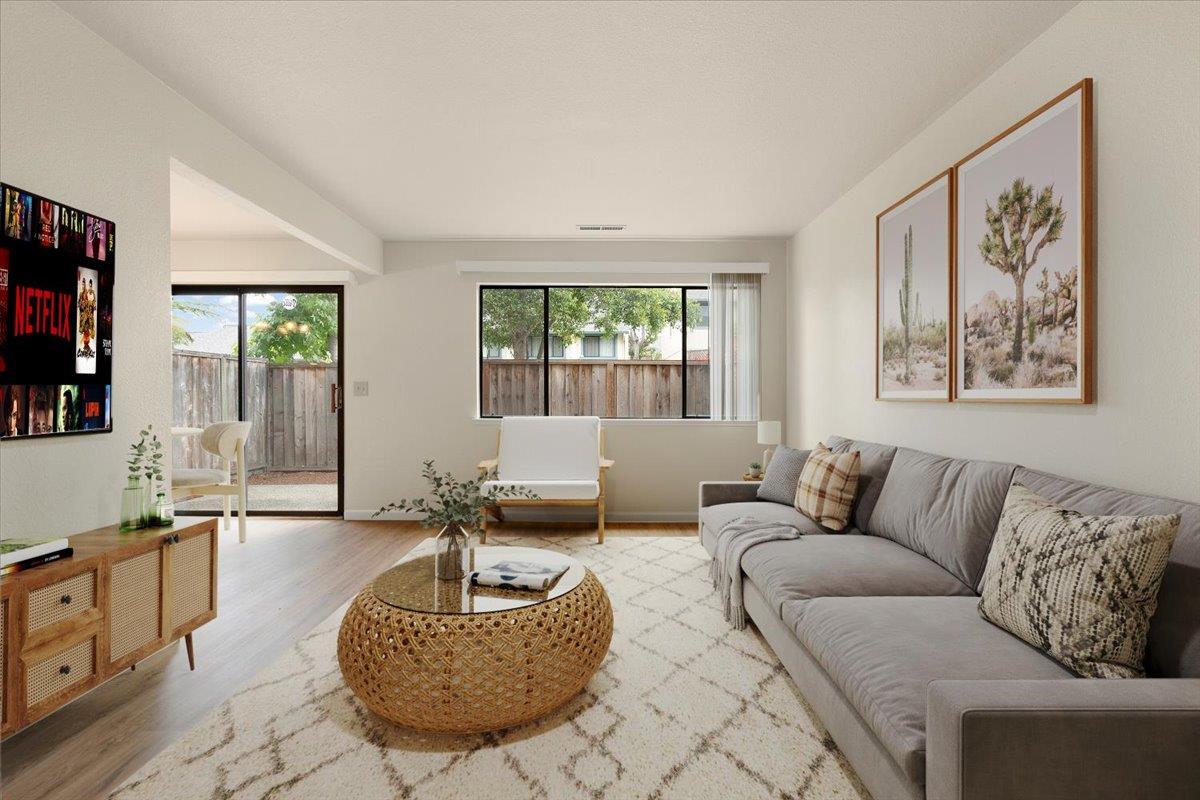 Detail Gallery Image 2 of 21 For 127 Terry Loop, Watsonville,  CA 95076 - 3 Beds | 2/1 Baths