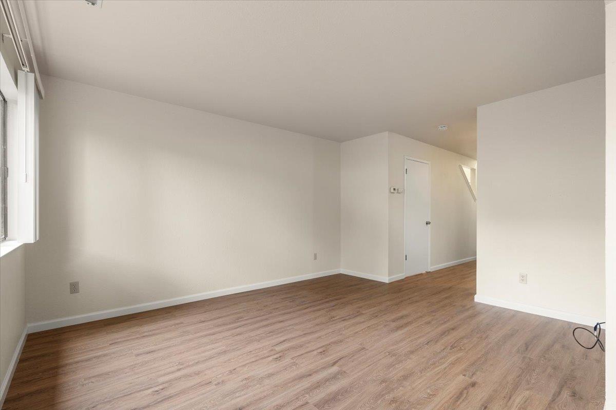 Detail Gallery Image 5 of 21 For 127 Terry Loop, Watsonville,  CA 95076 - 3 Beds | 2/1 Baths