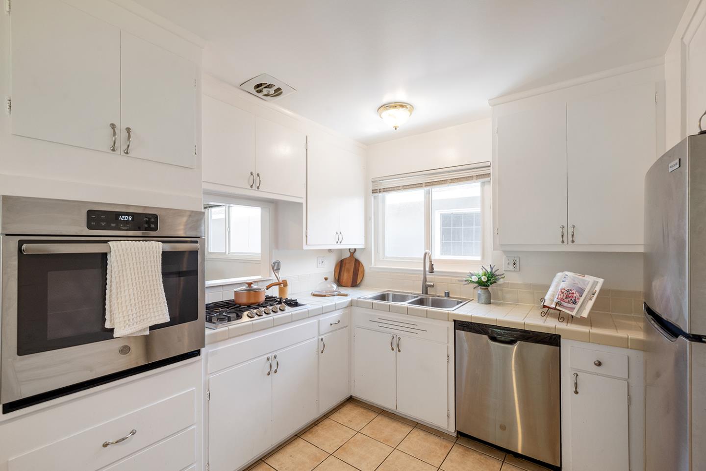 Detail Gallery Image 20 of 41 For 2225 Salisbury Way, San Mateo,  CA 94403 - 3 Beds | 2 Baths