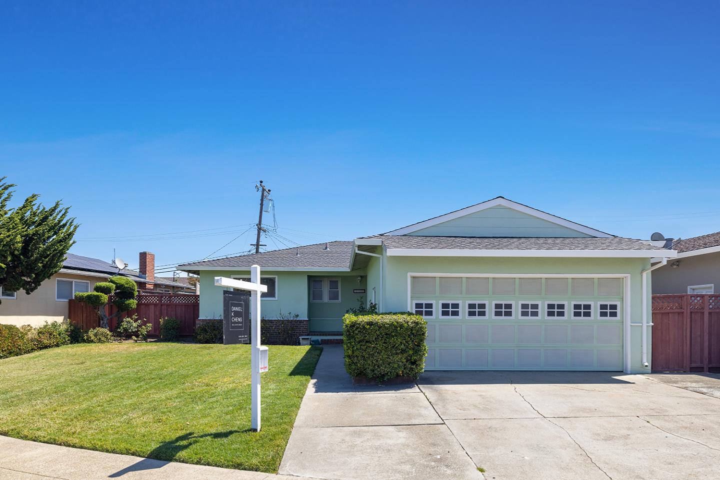 Detail Gallery Image 3 of 41 For 2225 Salisbury Way, San Mateo,  CA 94403 - 3 Beds | 2 Baths
