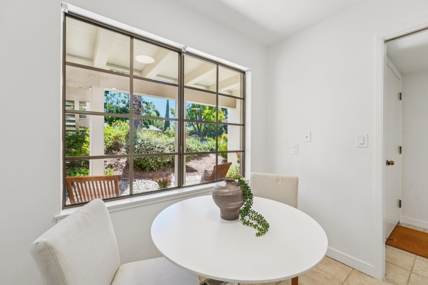 Detail Gallery Image 11 of 43 For 5286 Cribari Hts, San Jose,  CA 95135 - 2 Beds | 2 Baths
