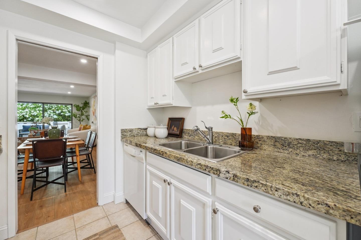 Detail Gallery Image 12 of 43 For 5286 Cribari Hts, San Jose,  CA 95135 - 2 Beds | 2 Baths