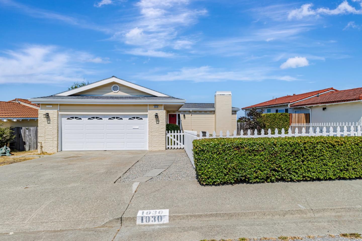 Detail Gallery Image 3 of 55 For 1030 Crestview Dr, Millbrae,  CA 94030 - 5 Beds | 3 Baths
