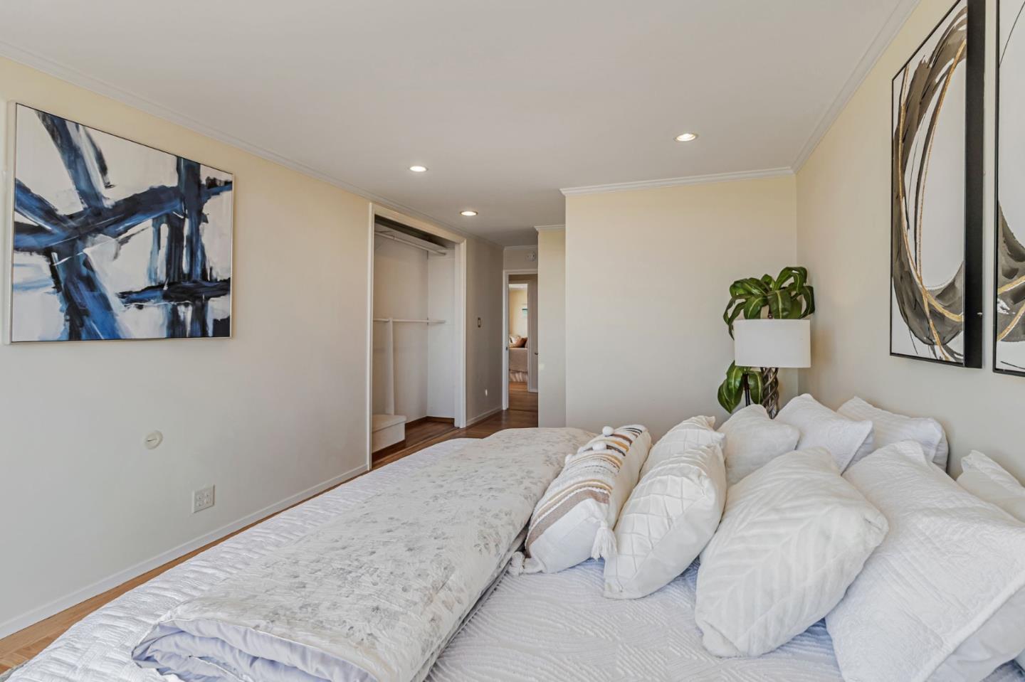 Detail Gallery Image 33 of 55 For 1030 Crestview Dr, Millbrae,  CA 94030 - 5 Beds | 3 Baths