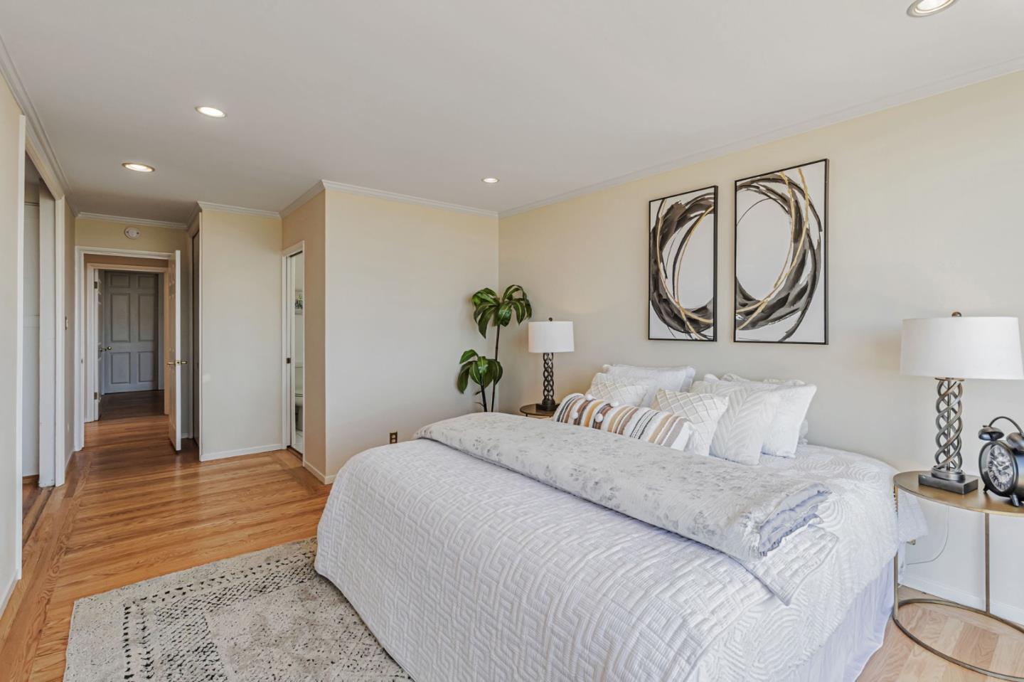 Detail Gallery Image 34 of 55 For 1030 Crestview Dr, Millbrae,  CA 94030 - 5 Beds | 3 Baths