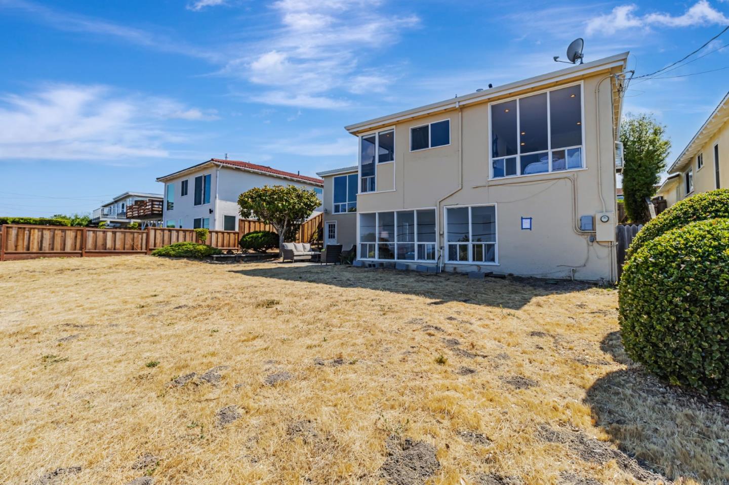 Detail Gallery Image 49 of 55 For 1030 Crestview Dr, Millbrae,  CA 94030 - 5 Beds | 3 Baths